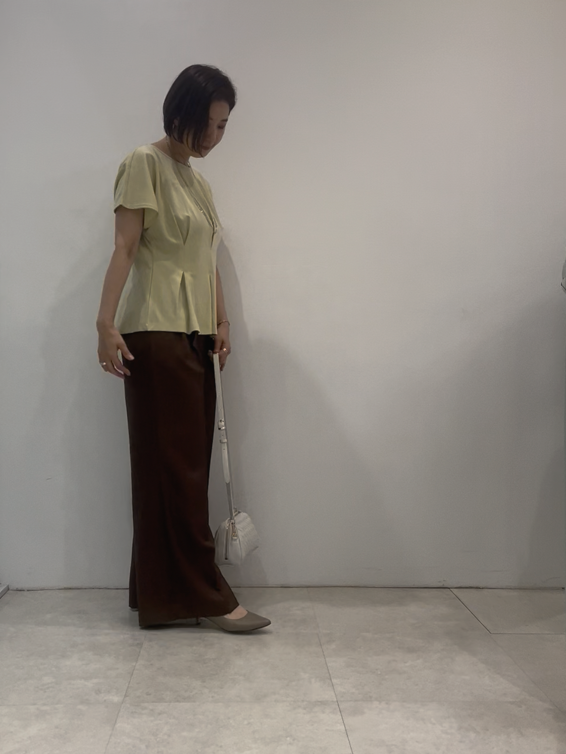 まどかさんの「UNTITLED｜【UVカット／接触冷感／吸水速乾】タックデザインフレアトップス」を使ったコーディネート