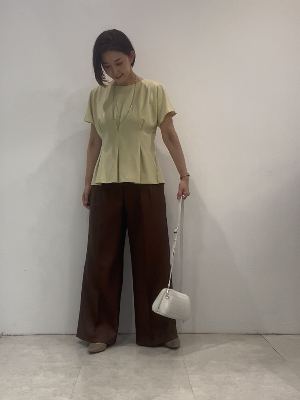 まどかさんの「UNTITLED｜【UVカット／接触冷感／吸水速乾】タックデザインフレアトップス」を使ったコーディネート