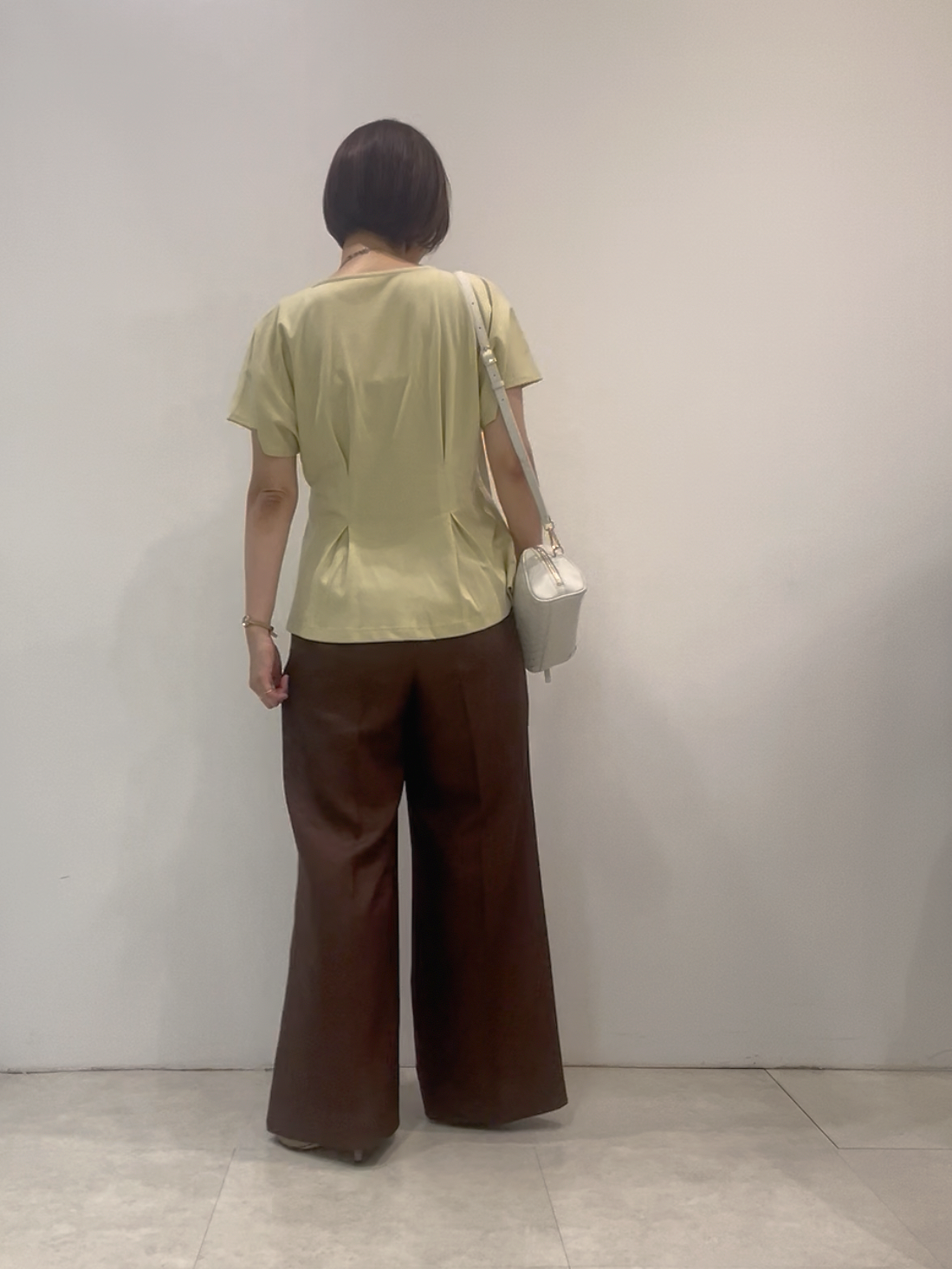 まどかさんの「UNTITLED｜【UVカット／接触冷感／吸水速乾】タックデザインフレアトップス」を使ったコーディネート