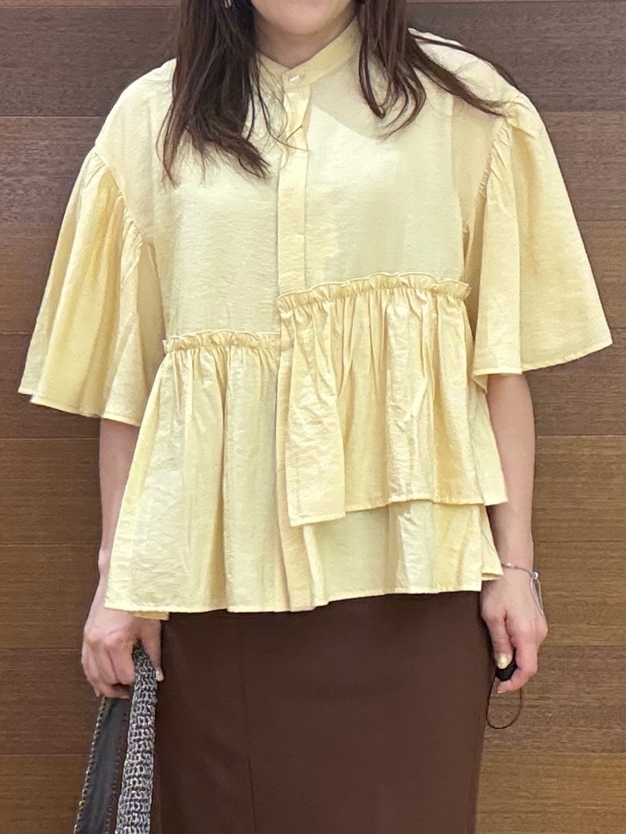 maichiさんの「OPAQUE.CLIP｜アシンメトリーペプラムブラウス【洗濯機OK】」を使ったコーディネート