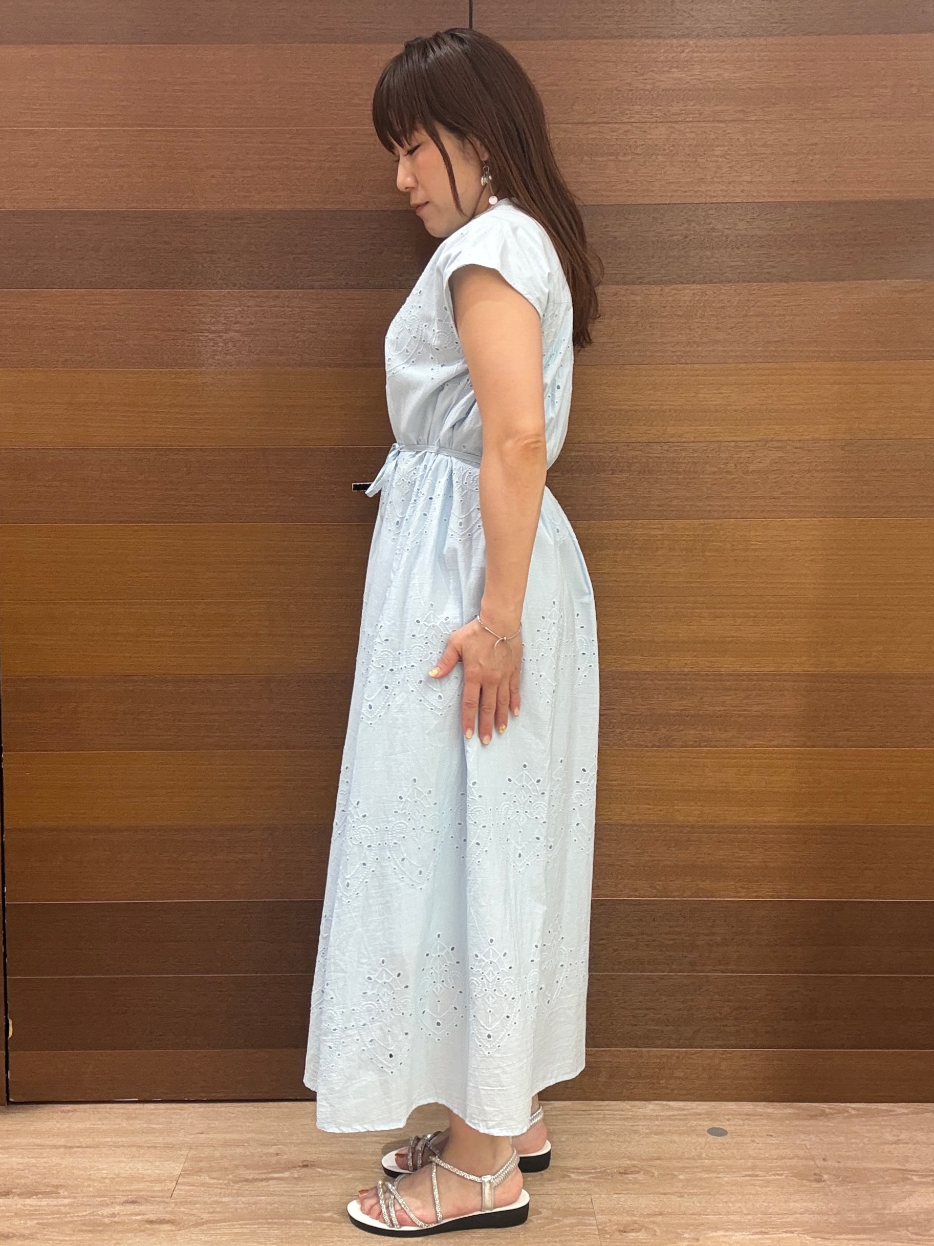 maichiさんの「OPAQUE.CLIP｜アイレットレース刺繍ワンピース【洗える】」を使ったコーディネート