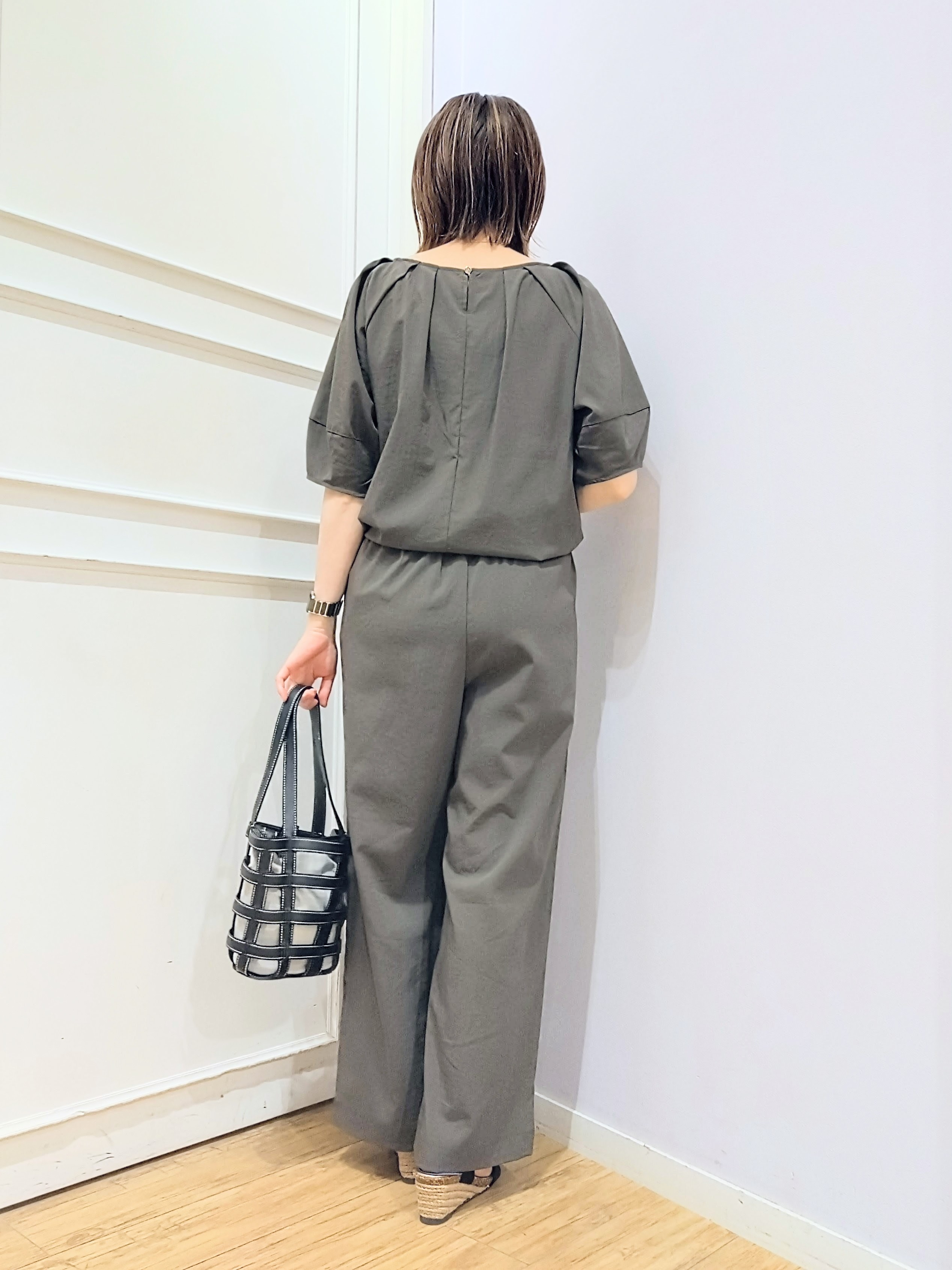 miomioさんの「SHOO･LA･RUE｜【高レビュー/S-LL/洗濯機可/セットアップ可】着丈選べる 軽凛(かろりん) フラップイージーパン」を使ったコーディネート