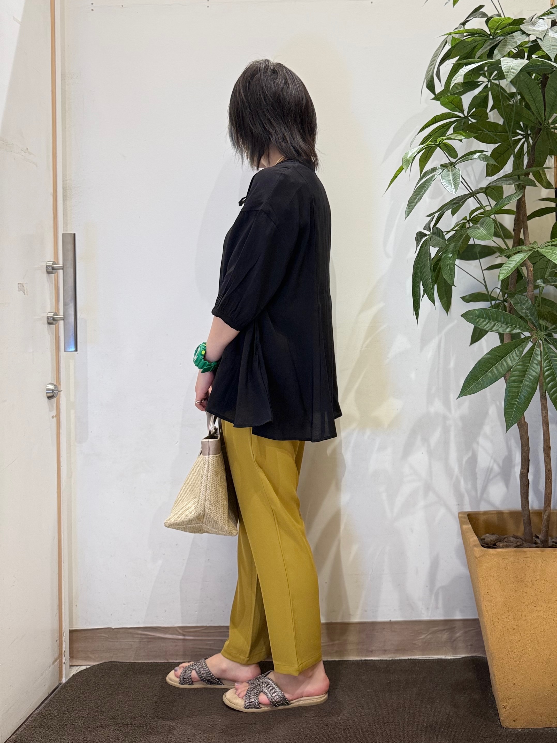 misakiさんの「SHOO･LA･RUE｜【S-LL】インせず着られる 切替フレアブラウス」を使ったコーディネート
