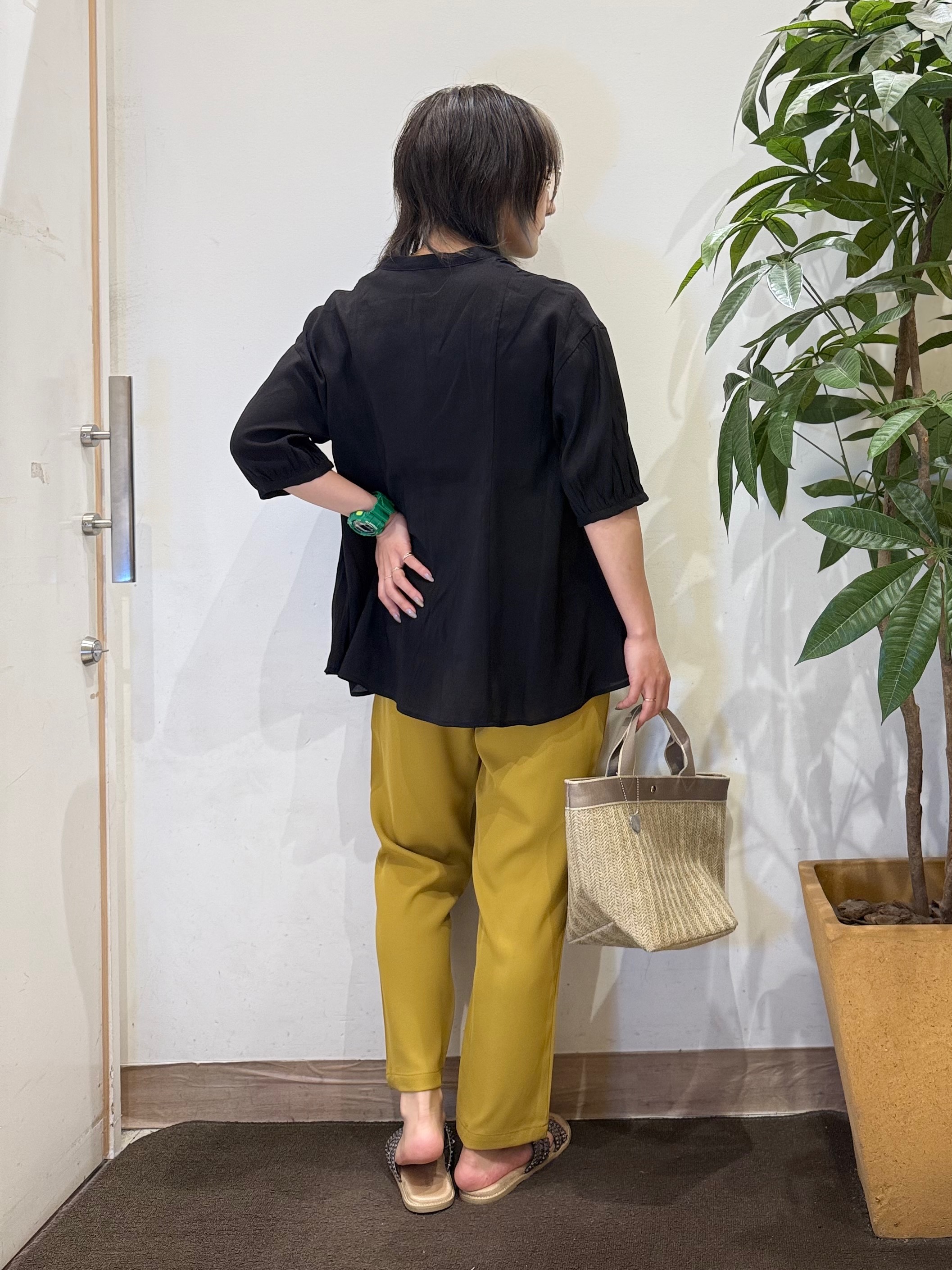 misakiさんの「SHOO･LA･RUE｜【S-LL】インせず着られる 切替フレアブラウス」を使ったコーディネート