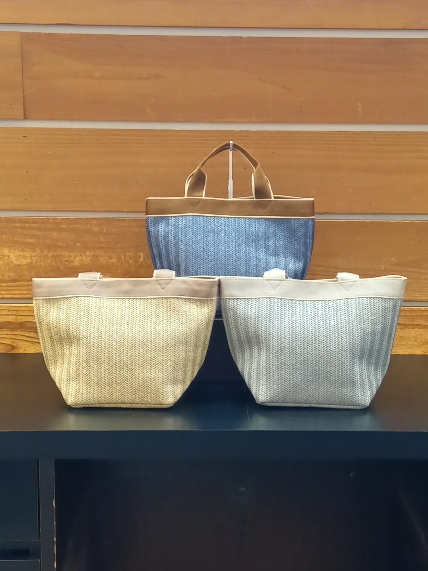 Haruさんの「SHOO･LA･RUE｜雑材シートランチトートバッグ」を使ったコーディネート