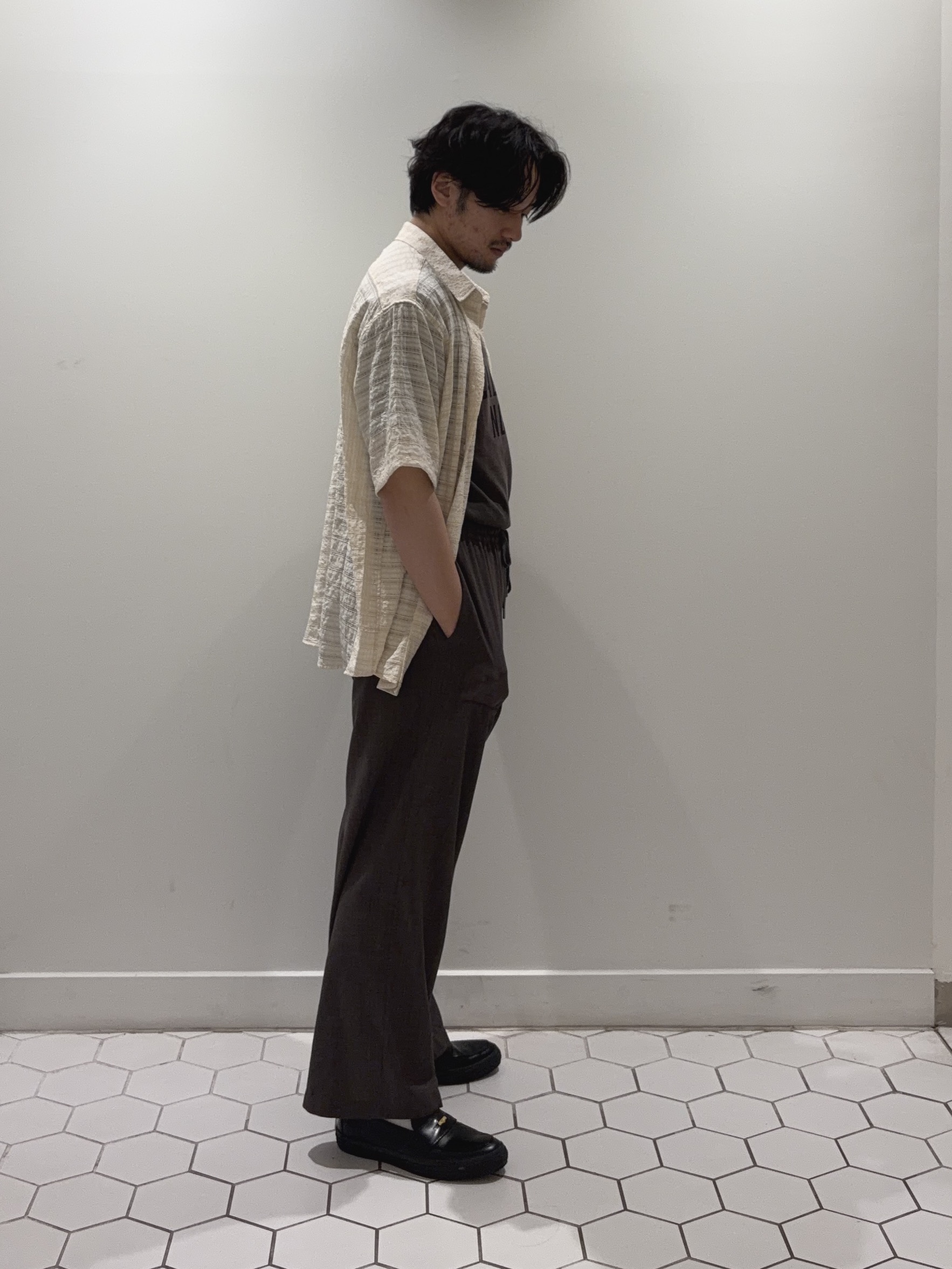takeruさんの「Dessin｜【洗える】ヴィンテージ加工 ロゴTシャツ」を使ったコーディネート
