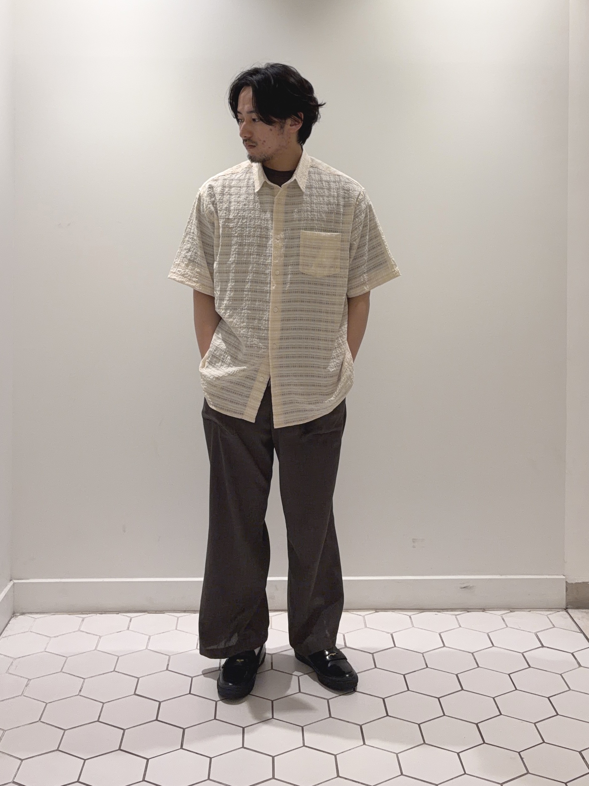 takeruさんの「Dessin｜【洗える】ヴィンテージ加工 ロゴTシャツ」を使ったコーディネート