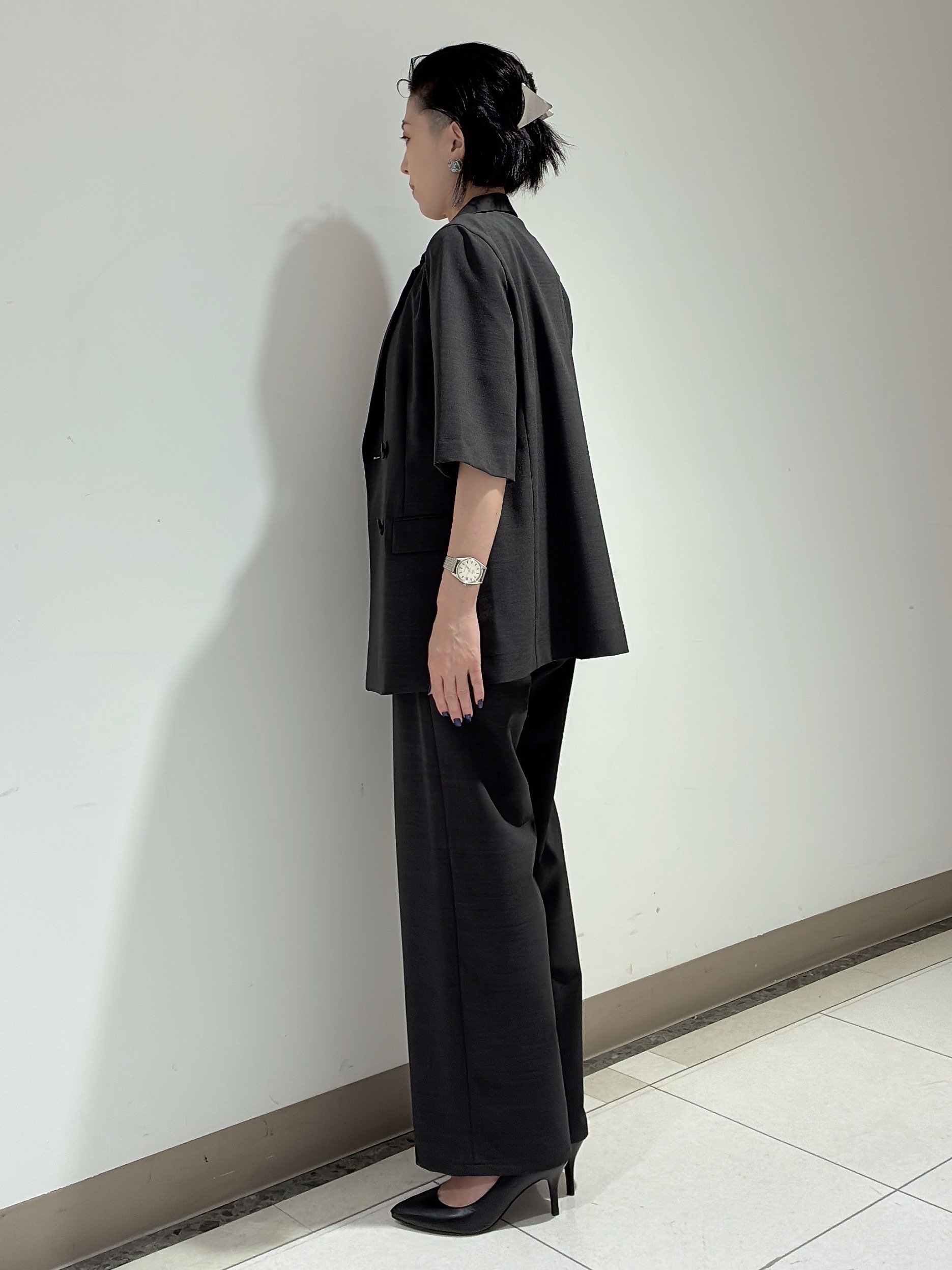 環さんの「UNTITLED｜【シワになりにくい/セットアップ可/接触冷感】ハーフスリーブジャケット」を使ったコーディネート