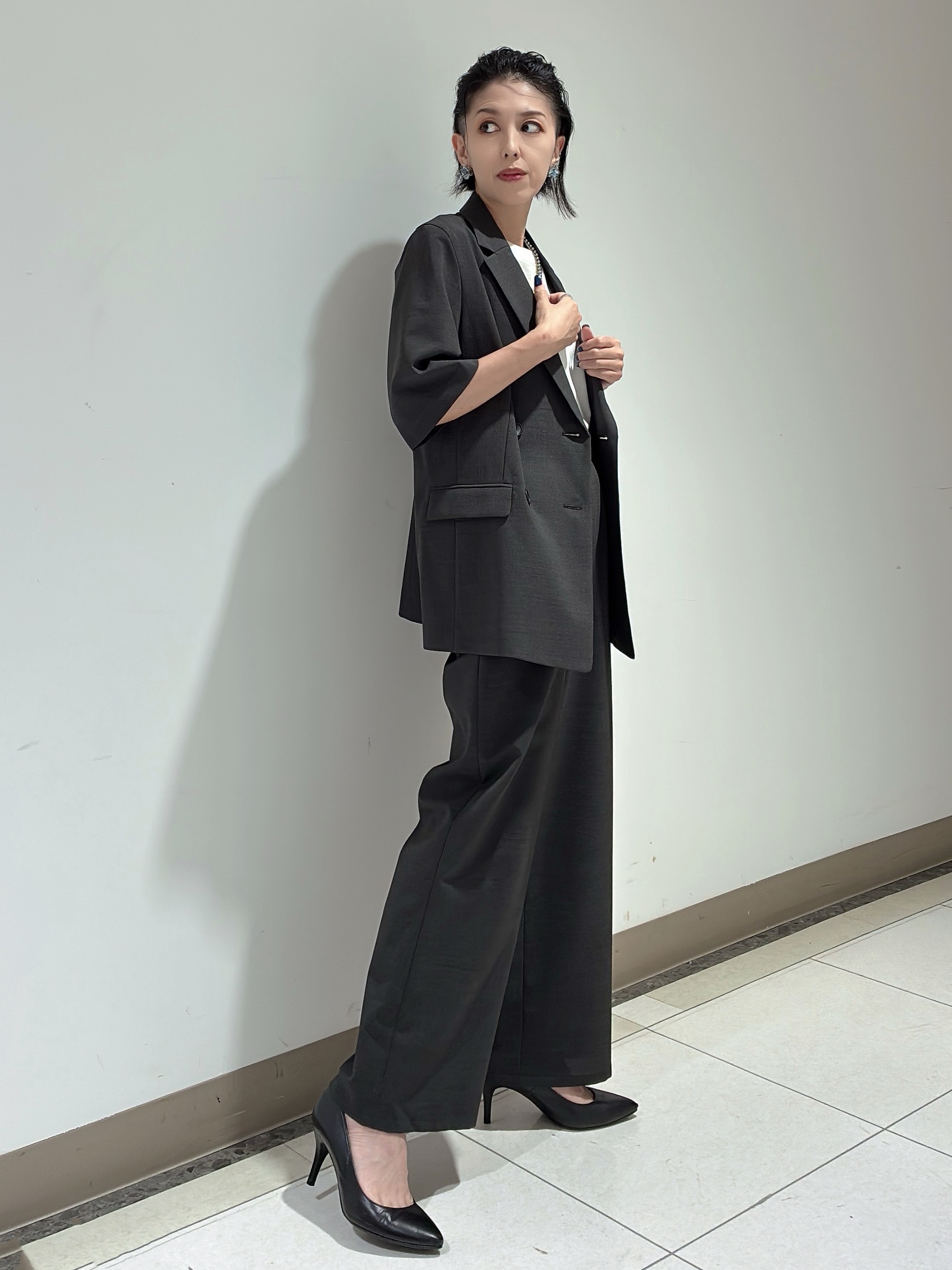 環さんの「UNTITLED｜【シワになりにくい/セットアップ可/接触冷感】ハーフスリーブジャケット」を使ったコーディネート