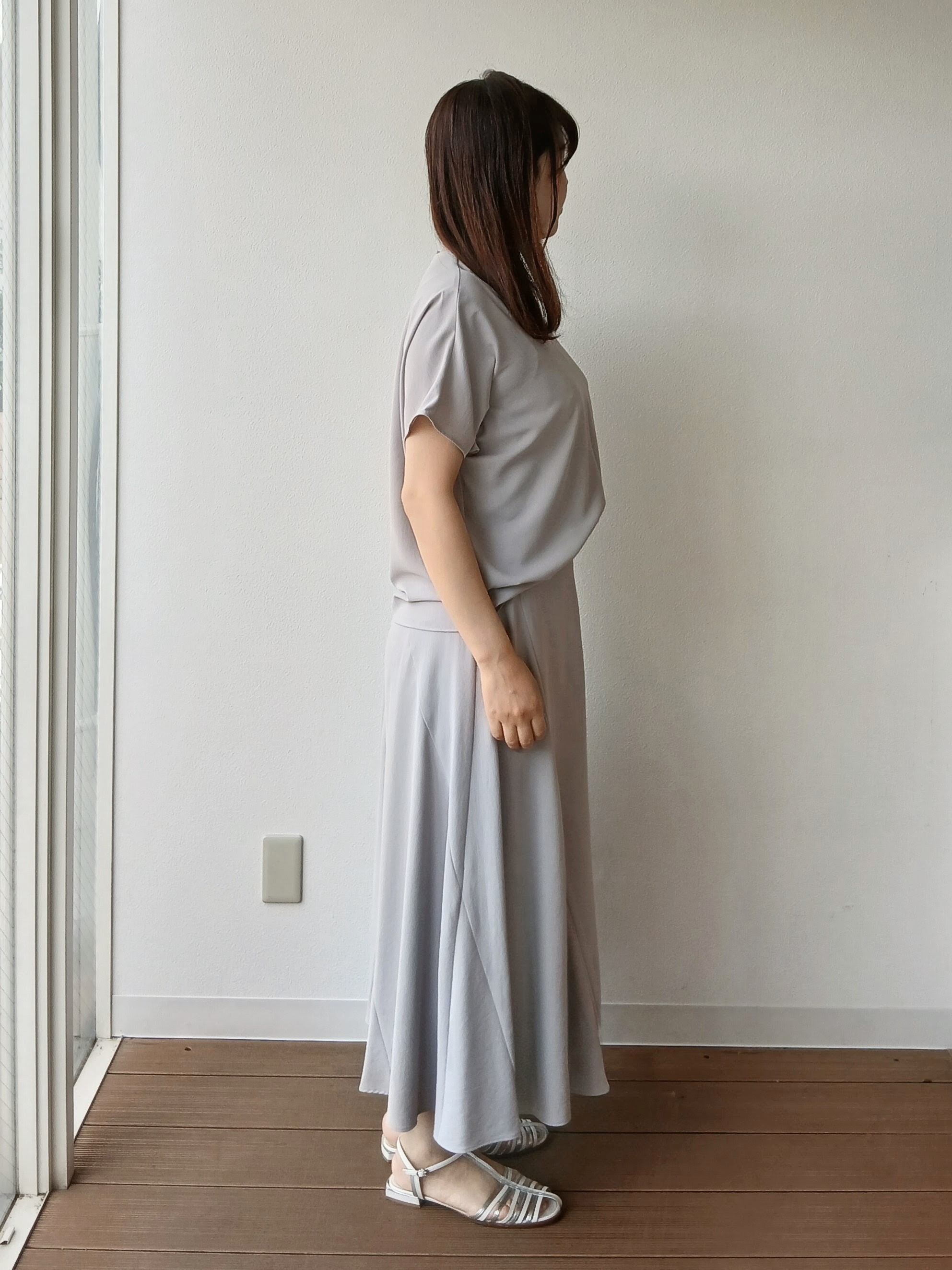 なみきさんの「UNTITLED｜【UV/接触冷感/セットアップ可】リラクシーキーVネックブラウス」を使ったコーディネート