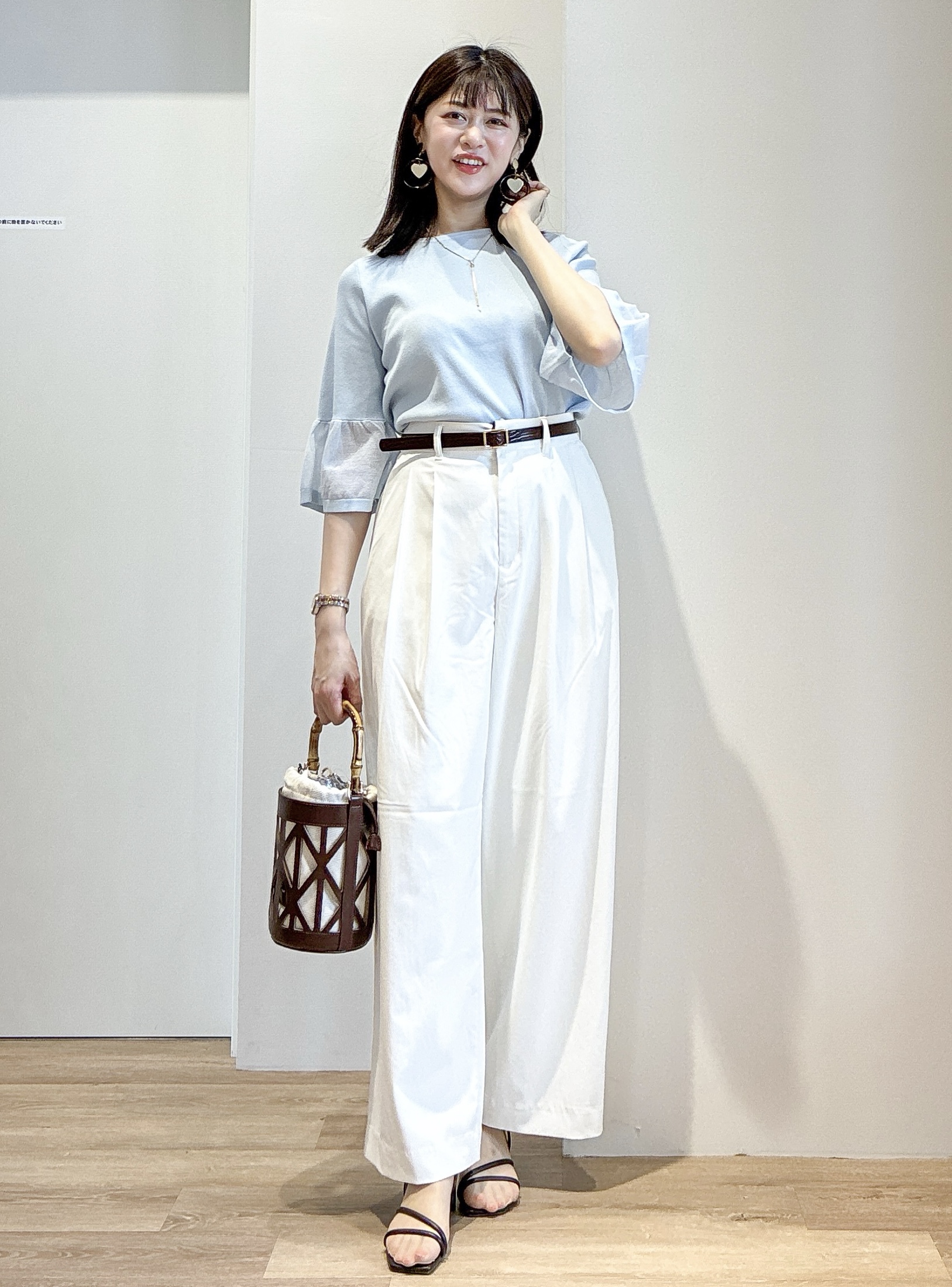 もんちゃんさんの「OPAQUE.CLIP｜シアーフレアスリーブニット【洗濯機OK／抗ピル】」を使ったコーディネート