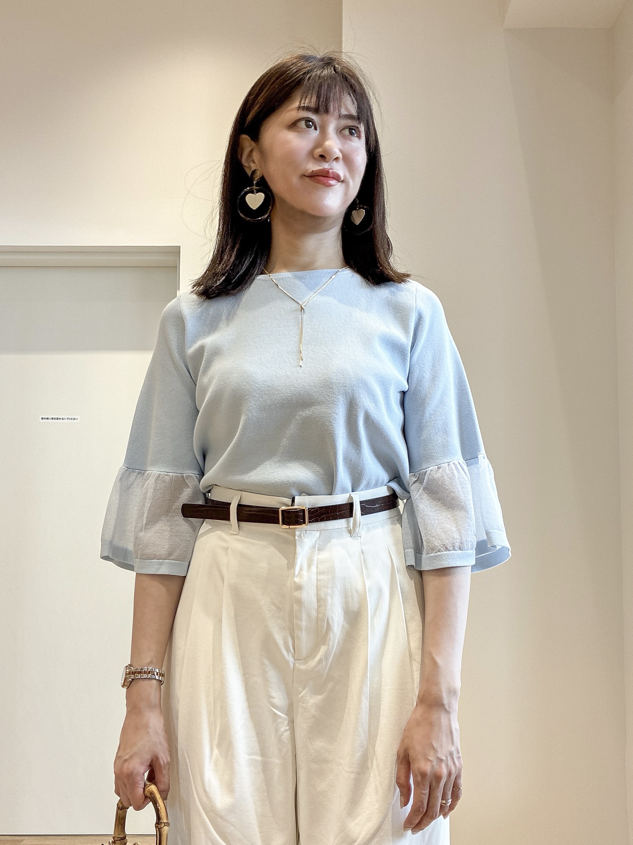もんちゃんさんの「OPAQUE.CLIP｜シアーフレアスリーブニット【洗濯機OK／抗ピル】」を使ったコーディネート