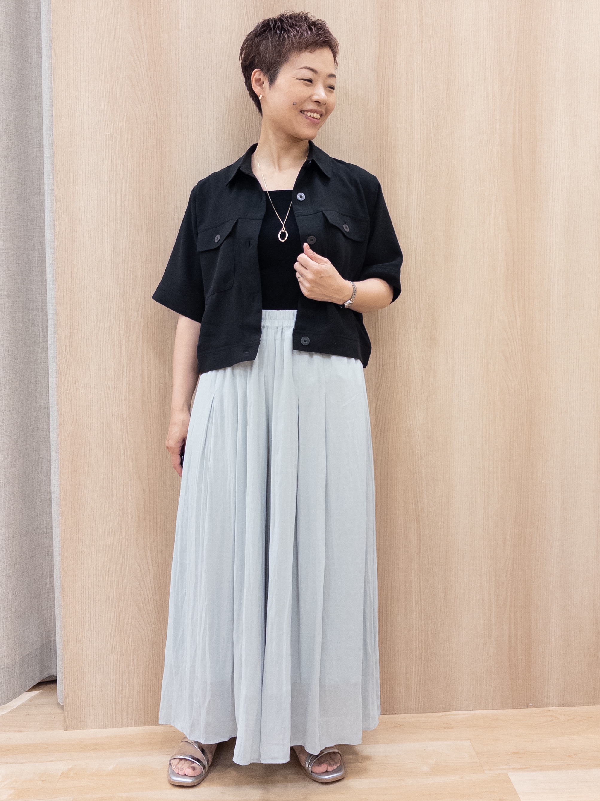 シュウコさんの「grove｜【二の腕カバー、UV】涼しく華やかに、レースレイヤードスリーブTシャツ」を使ったコーディネート