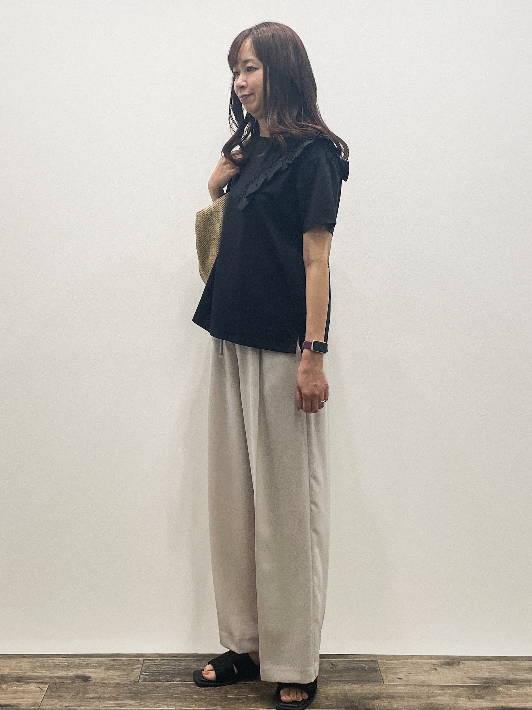 Aikoさんの「OPAQUE.CLIP｜【UV／接触冷感】フリルショルダーカットソー《洗濯機OK》」を使ったコーディネート