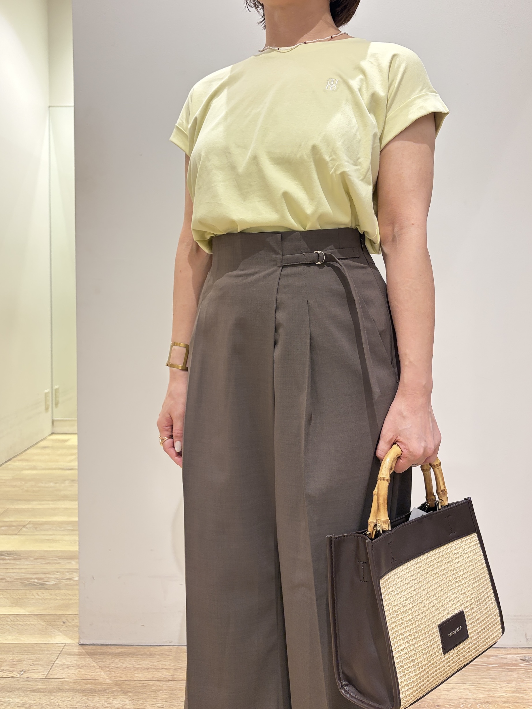 YUKOさんの「index｜【接触冷感／UV】ワンポイント刺繍Tシャツ《7col／XS~3L／洗濯機OK》」を使ったコーディネート