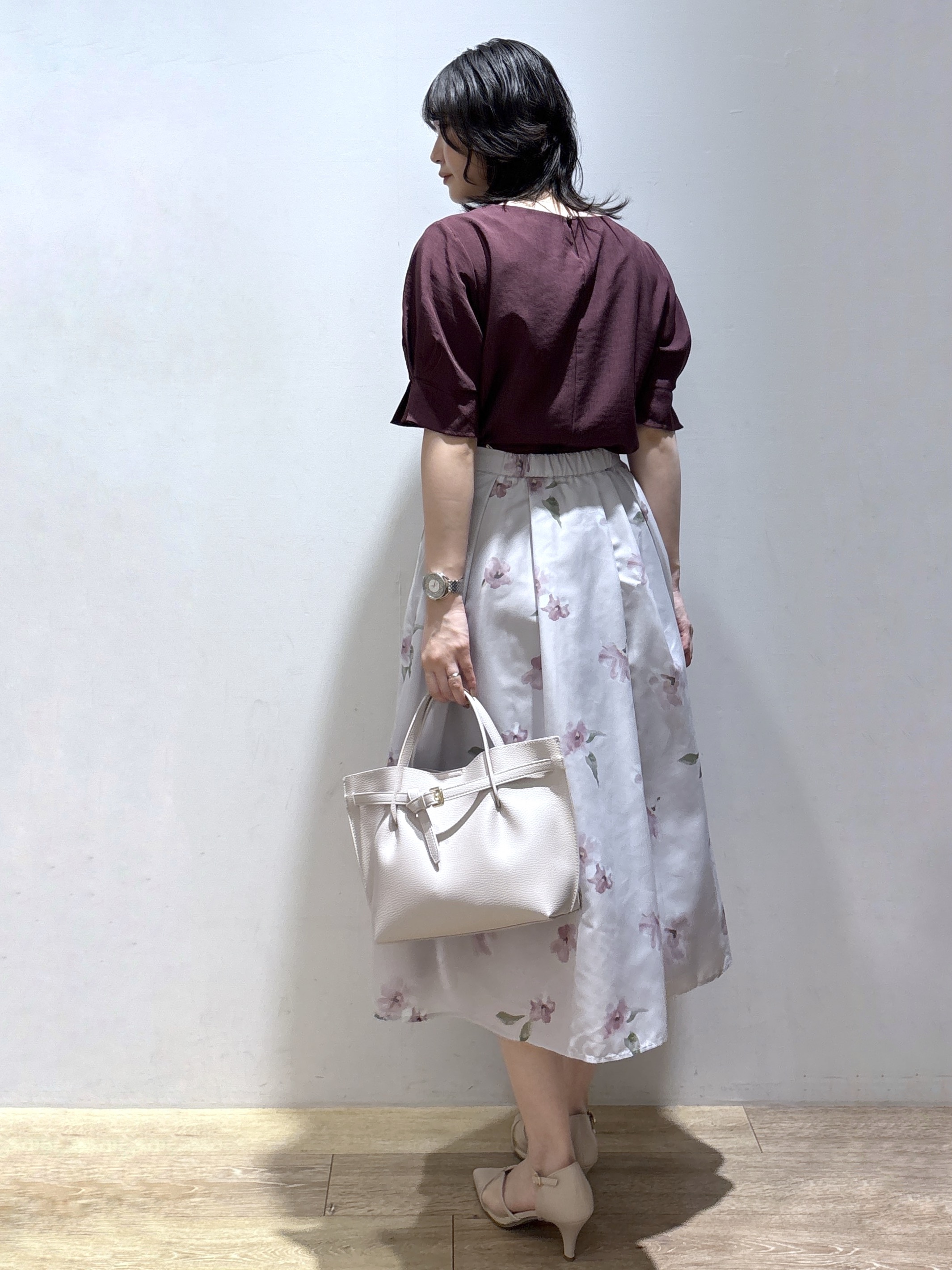 mizukiさんの「index｜【接触冷感／吸水速乾】タックパフスリーブブラウス《防シワ／洗濯機OK／XS～3L／8col》」を使ったコーディネート