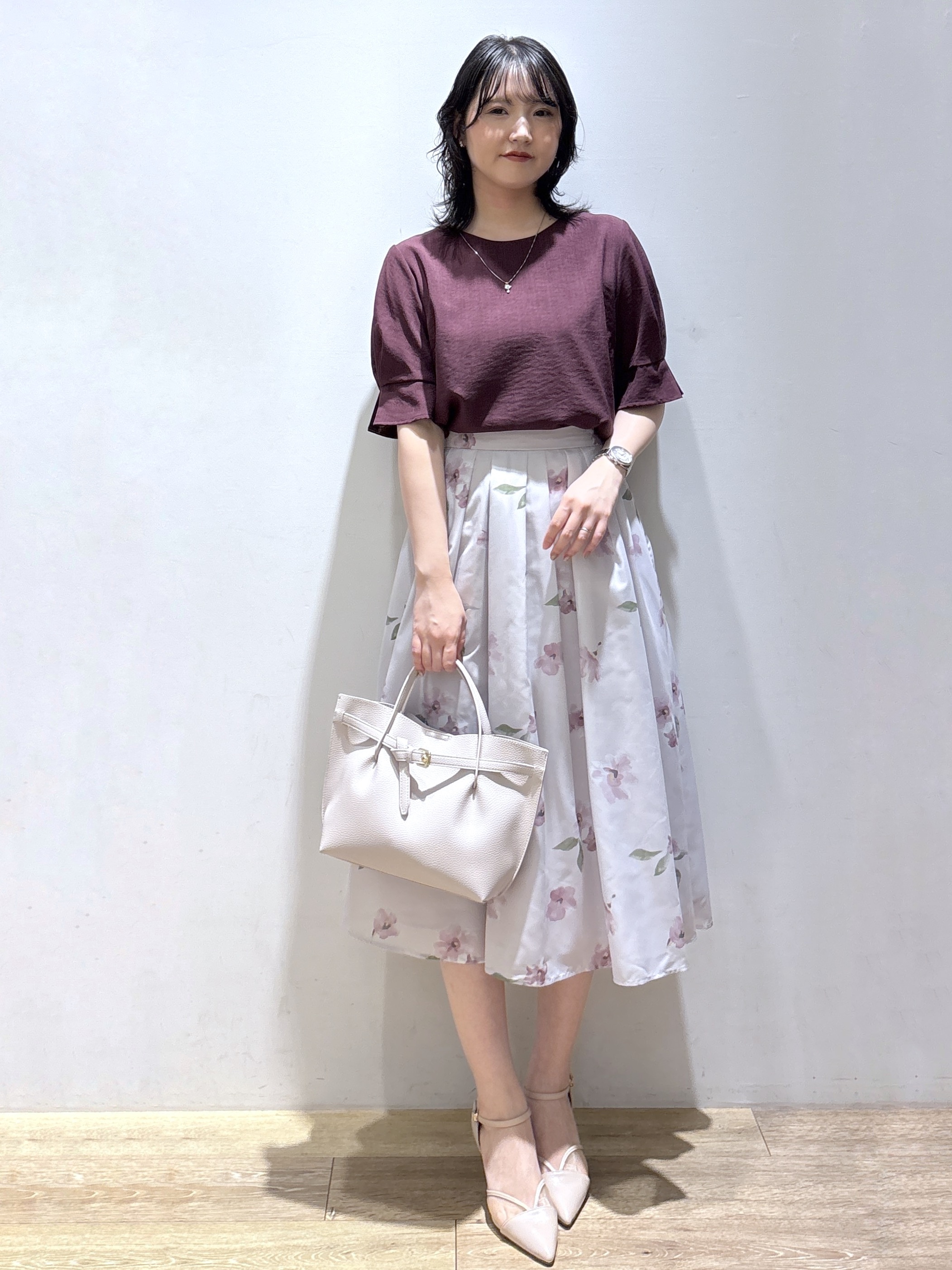 mizukiさんの「index｜【接触冷感／吸水速乾】タックパフスリーブブラウス《防シワ／洗濯機OK／XS～3L／8col》」を使ったコーディネート