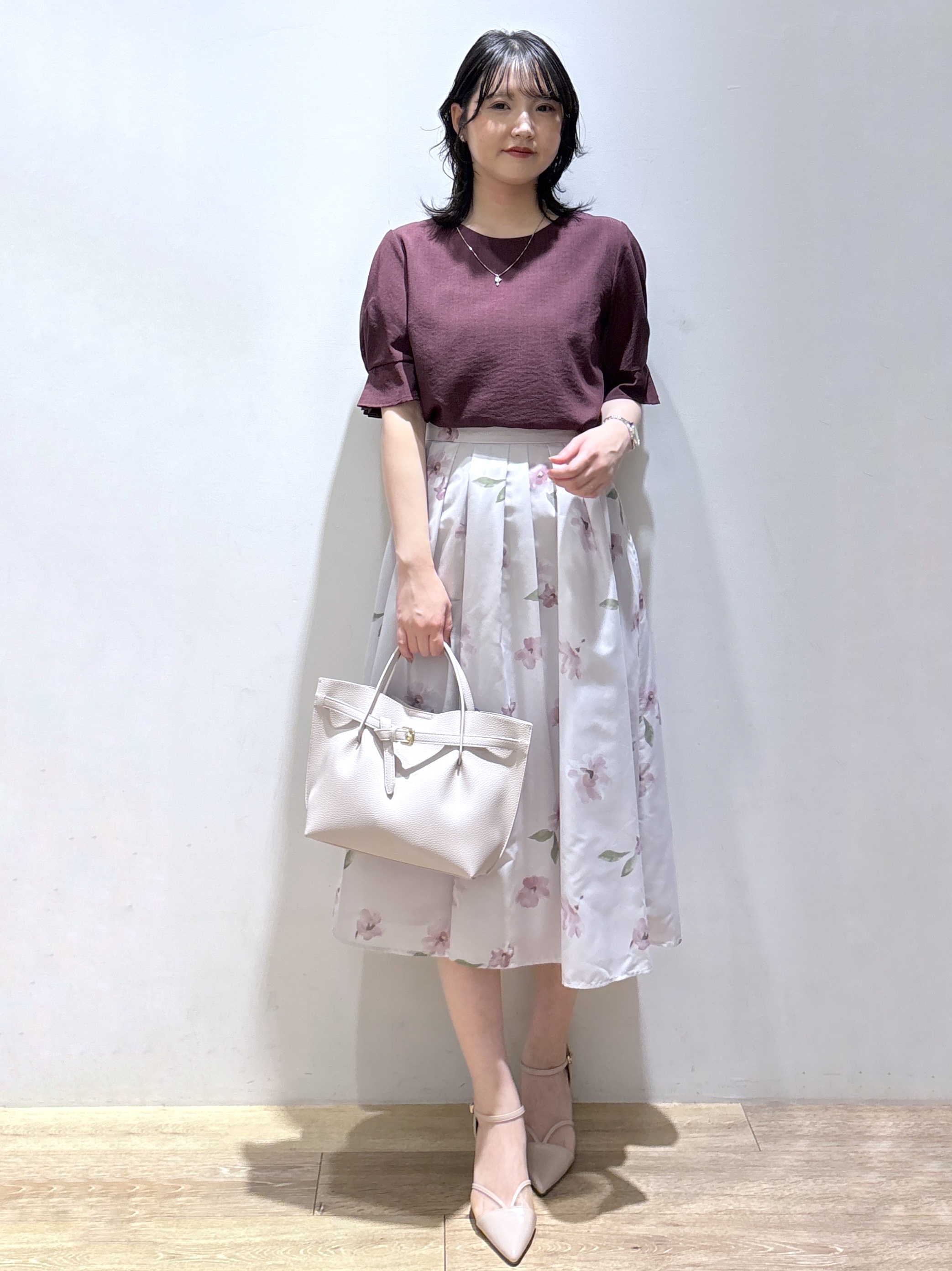 mizukiさんの「index｜【接触冷感／吸水速乾】タックパフスリーブブラウス《防シワ／洗濯機OK／XS～3L／8col》」を使ったコーディネート