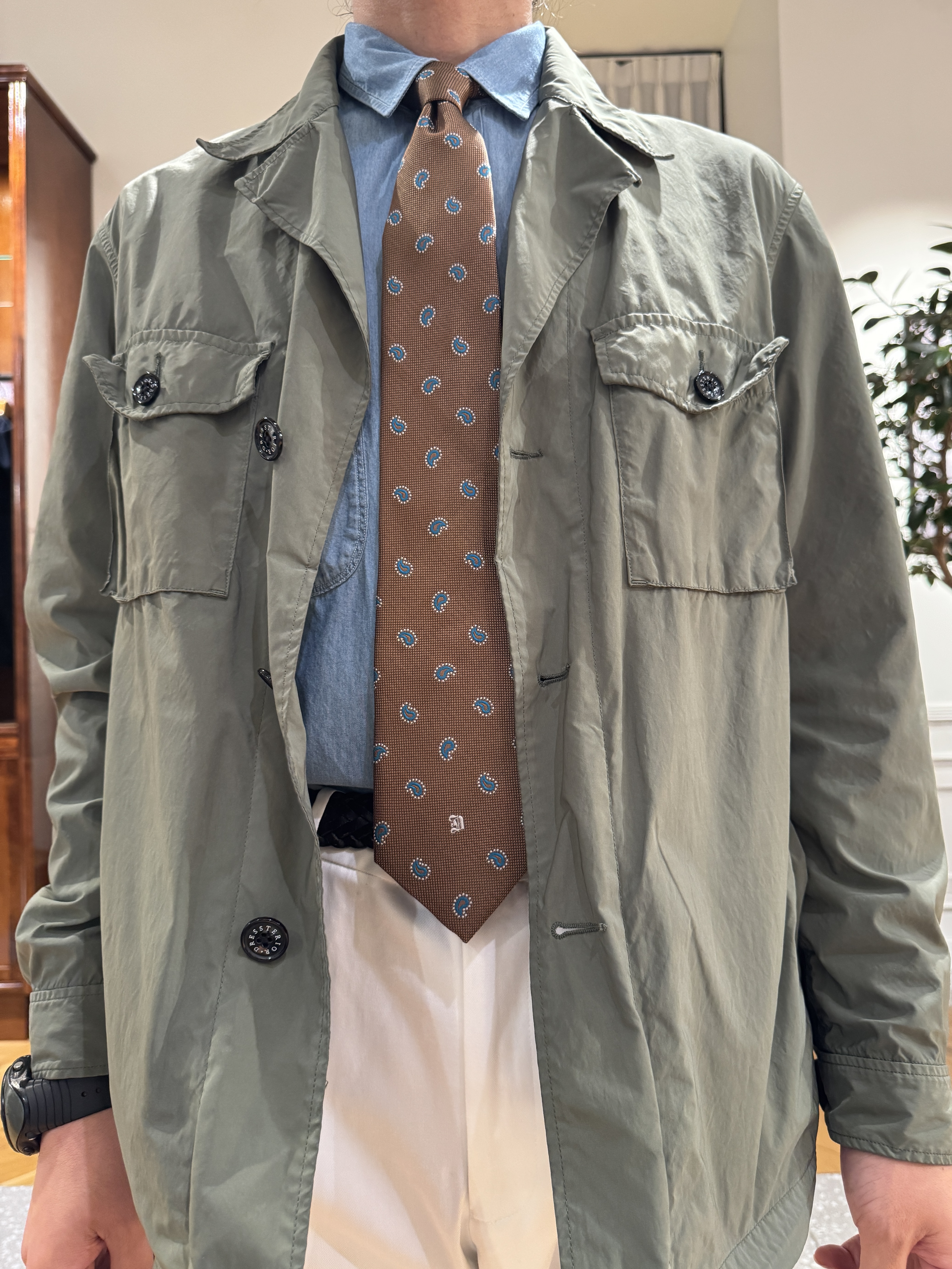 kawarataniさんの「DRESSTERIOR｜ユーズドデニムシャツ」を使ったコーディネート