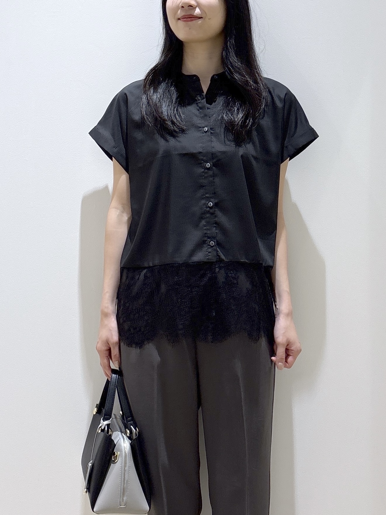 sachikoさんの「OPAQUE.CLIP｜裾レースフレンチスリーブブラウス【洗濯機OK】」を使ったコーディネート