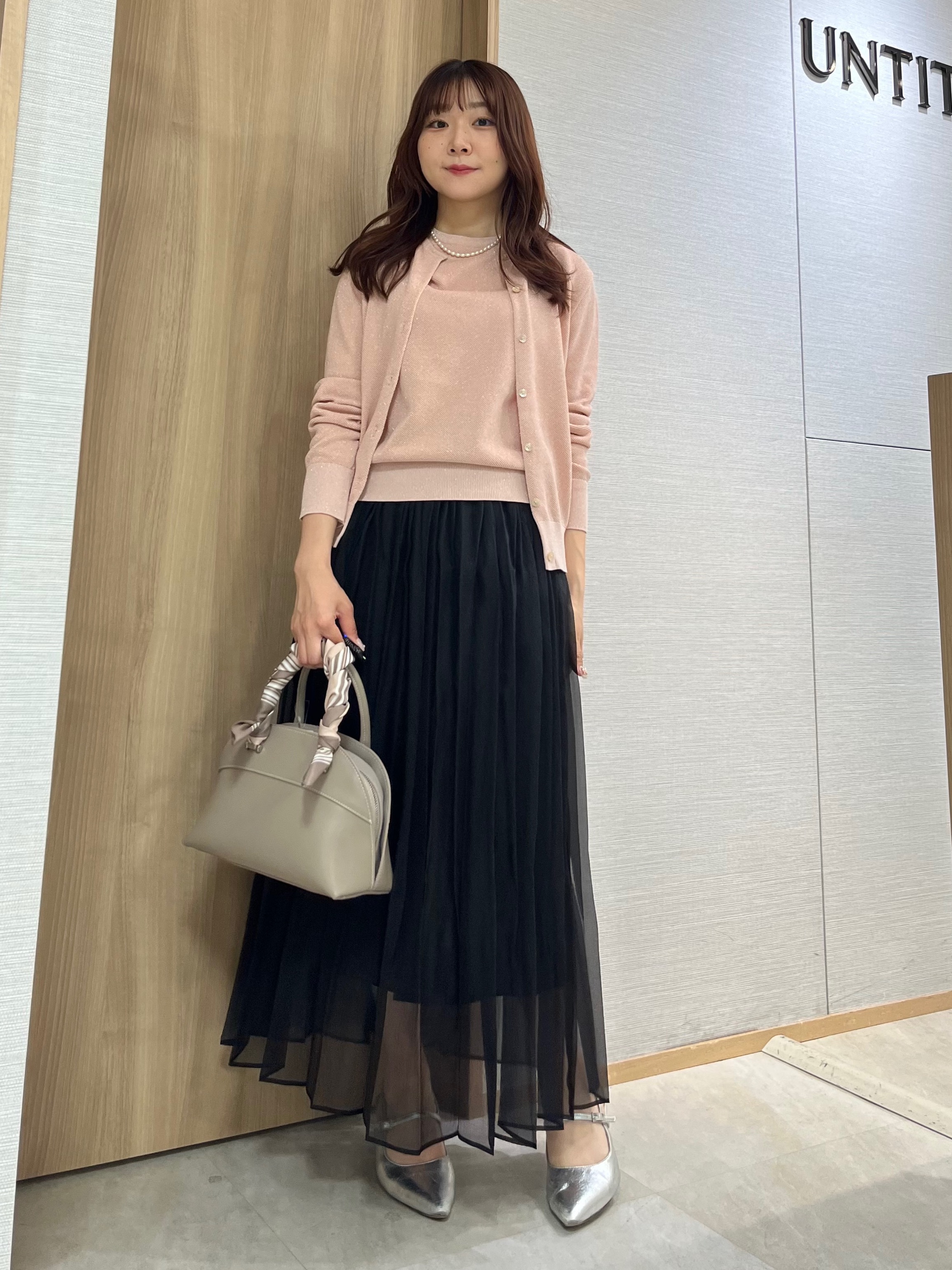 KAHOさんの「UNTITLED｜◆【アンサンブル可】ラメ混クルーネックカーディガン」を使ったコーディネート