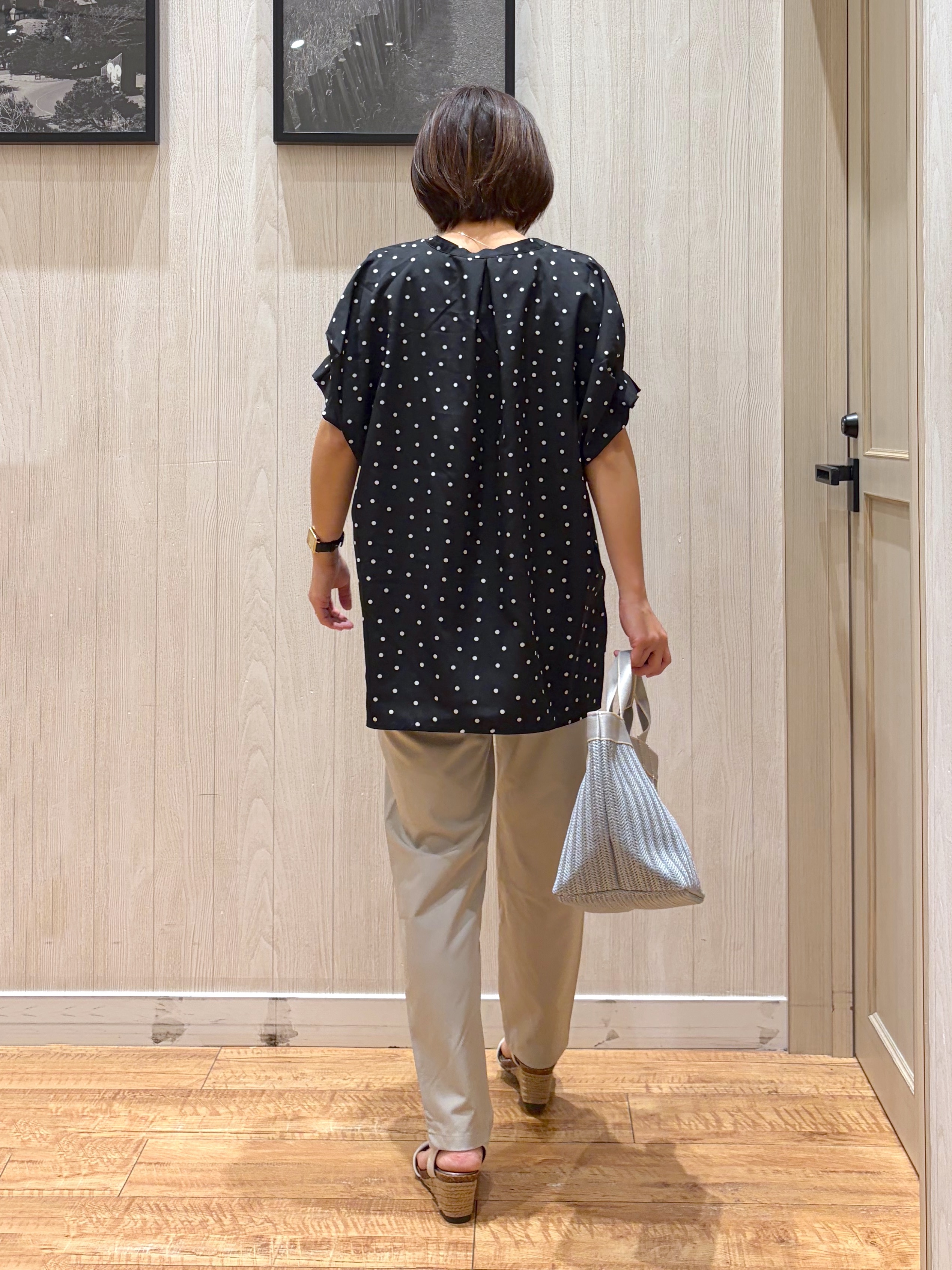 shirayuuuさんの「SHOO･LA･RUE｜【洗濯機可／洗濯後しわになりにくい】大人の甘さをプラスする ドット柄袖タックブラウス」を使ったコーディネート