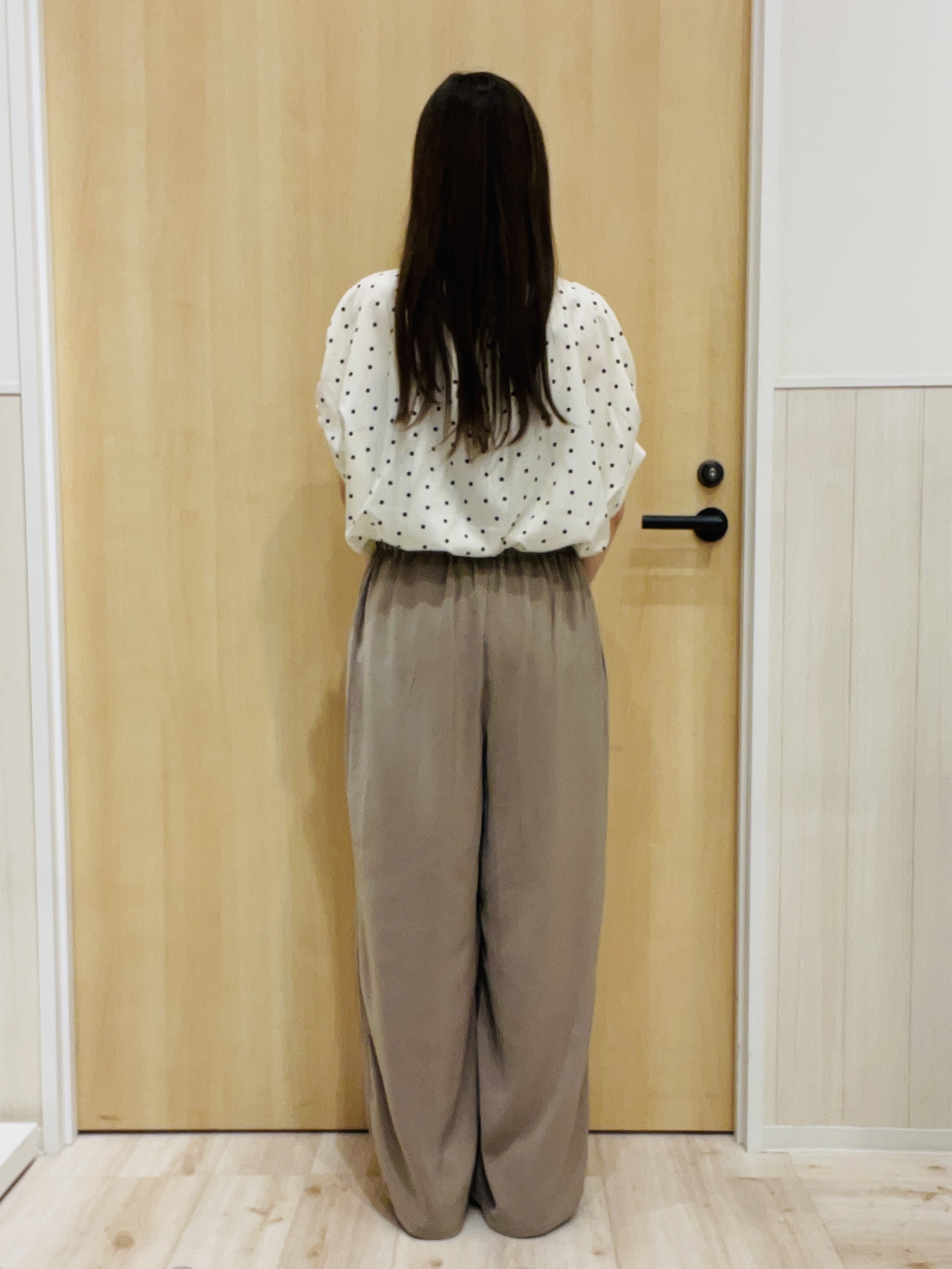 minamiさんの「SHOO･LA･RUE｜【洗濯機可／洗濯後しわになりにくい】大人の甘さをプラスする ドット柄袖タックブラウス」を使ったコーディネート
