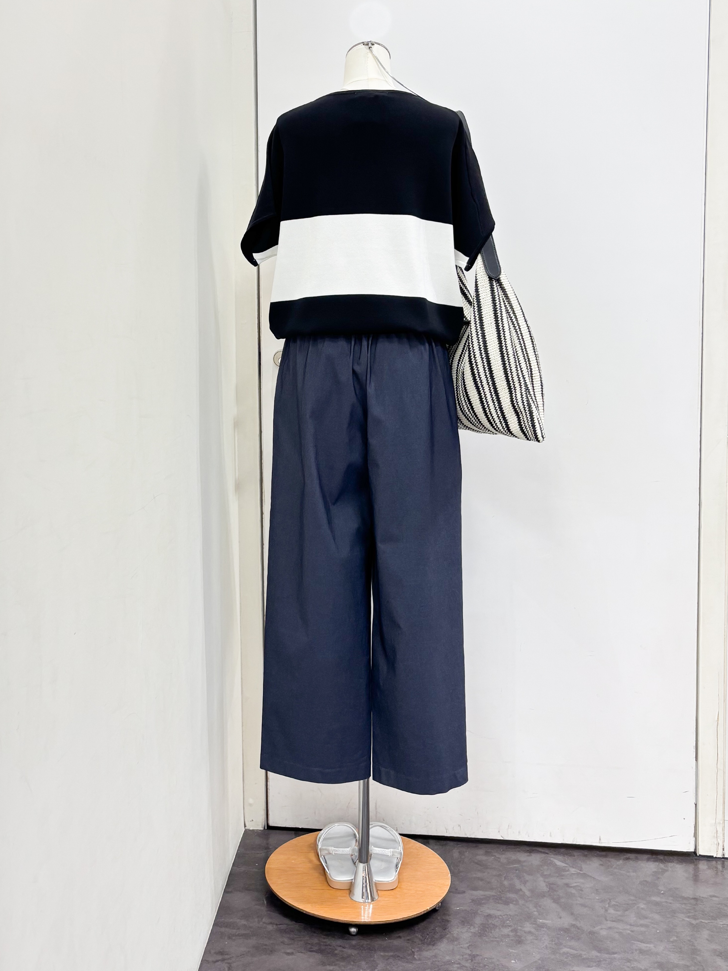 yukariさんの「grove｜【シリーズ累計36万枚！名品ニット】やわらかドライタッチ ドルマンニット」を使ったコーディネート