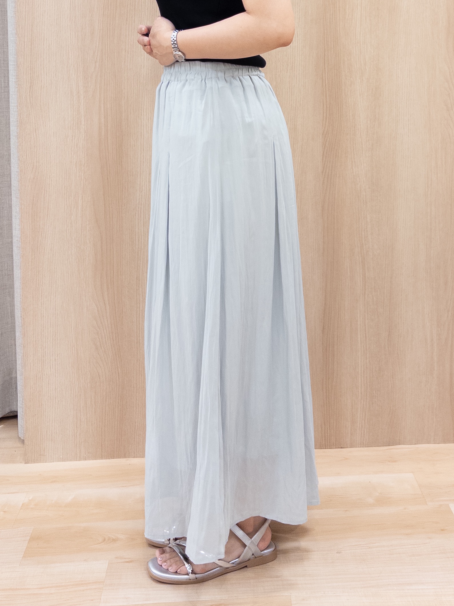 シュウコさんの「grove｜2WAYスクエアニットタンク」を使ったコーディネート