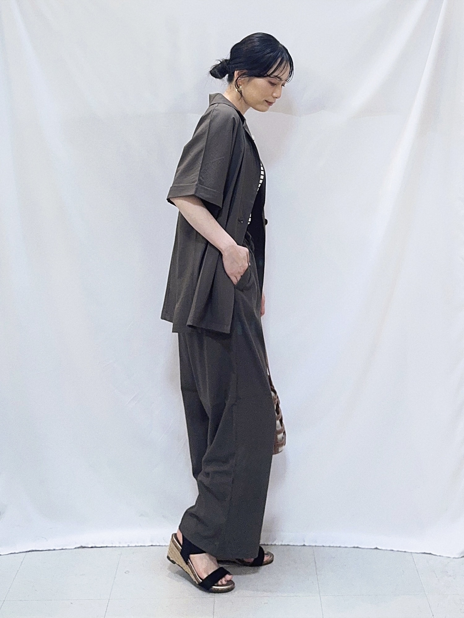 𝐇𝐢𝐫𝐨𝐦𝐢さんの「SHOO･LA･RUE｜【高レビュー/洗濯機可/セットアップ可】軽凛(かろりん) 半袖ジャケット」を使ったコーディネート