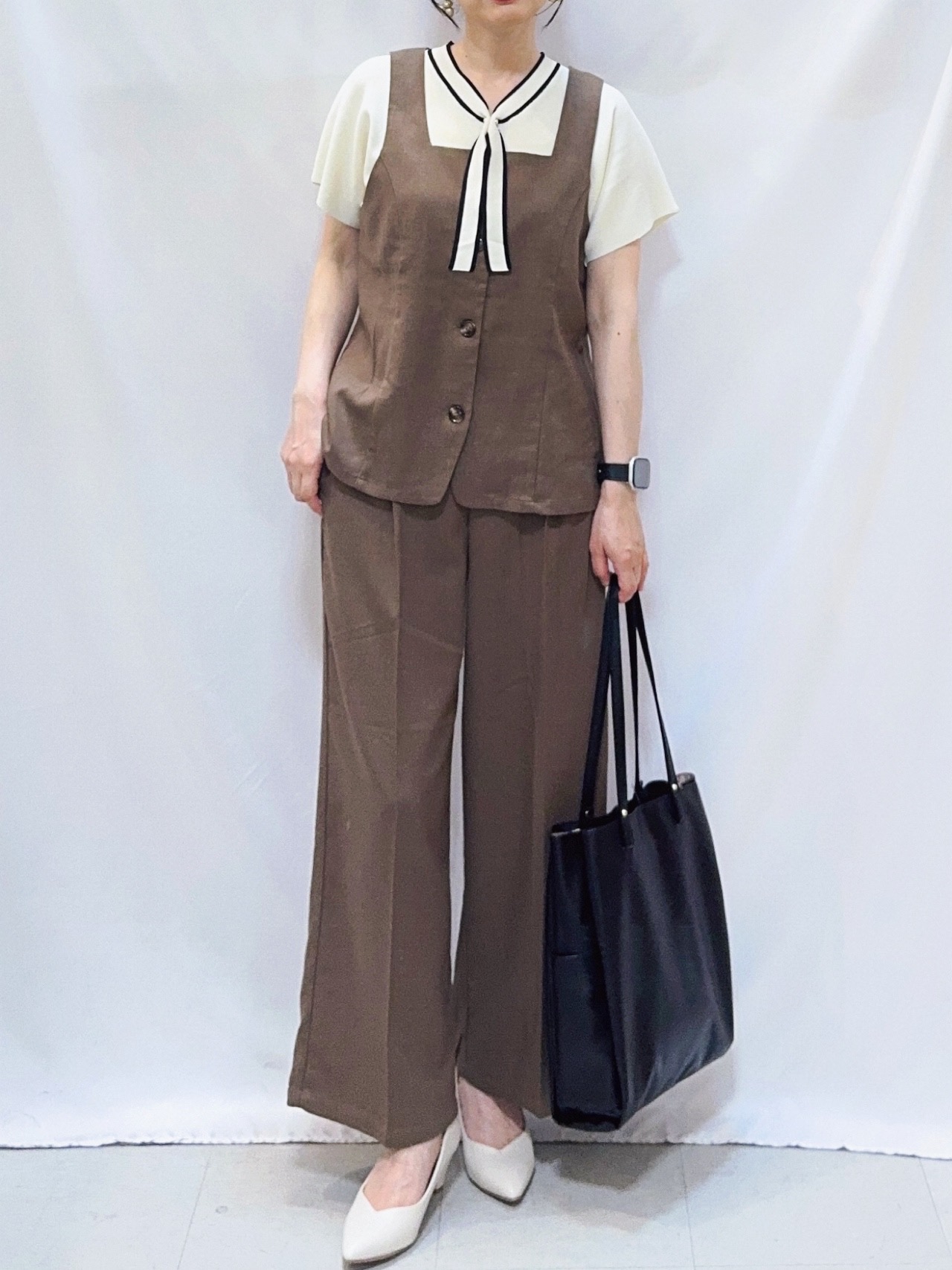 𝐇𝐢𝐫𝐨𝐦𝐢さんの「SHOO･LA･RUE｜【2点セット/S-LL】迷わず着られる 麻調ビスチェ＋ワイドパンツセット」を使ったコーディネート