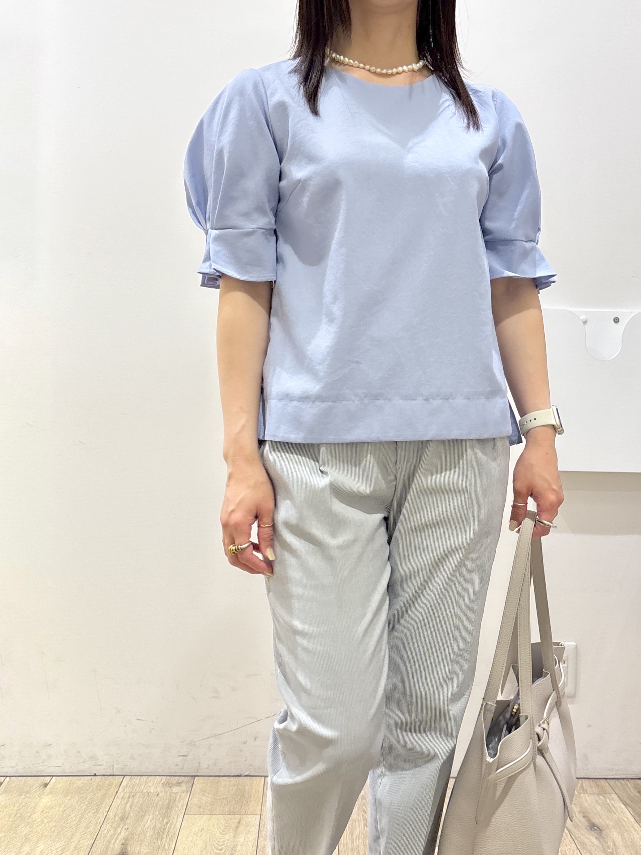 mameさんの「index｜【接触冷感／吸水速乾】タックパフスリーブブラウス《防シワ／洗濯機OK／XS～3L／8col》」を使ったコーディネート
