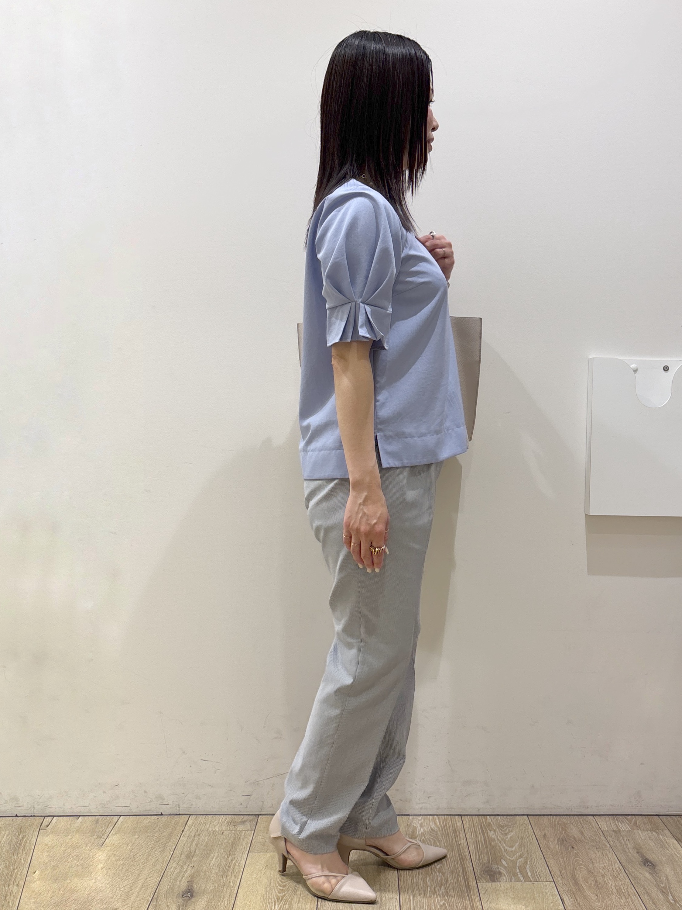 mameさんの「index｜【接触冷感／吸水速乾】タックパフスリーブブラウス《防シワ／洗濯機OK／XS～3L／8col》」を使ったコーディネート