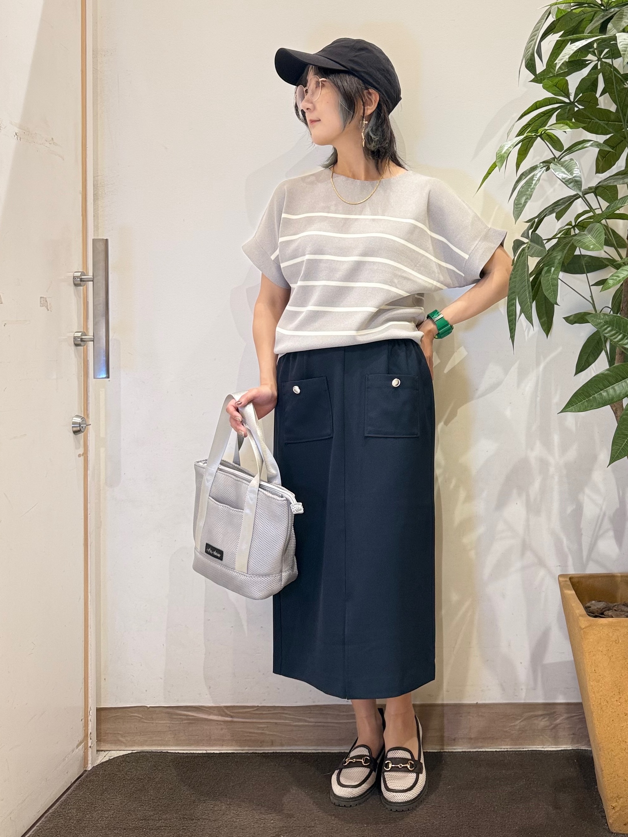 misakiさんの「SHOO･LA･RUE｜【毎日洗える/UV】二の腕隠れる さらっとドルマン半袖ニット」を使ったコーディネート