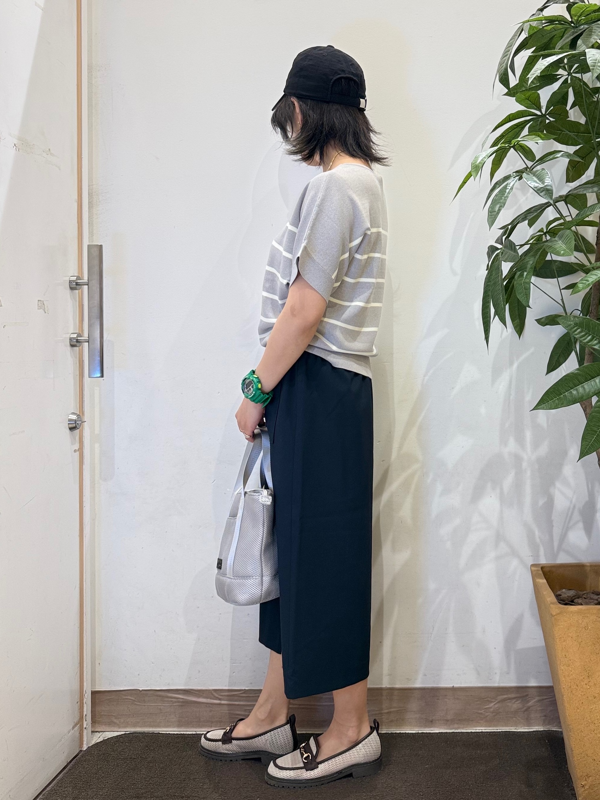 misakiさんの「SHOO･LA･RUE｜【毎日洗える/UV】二の腕隠れる さらっとドルマン半袖ニット」を使ったコーディネート
