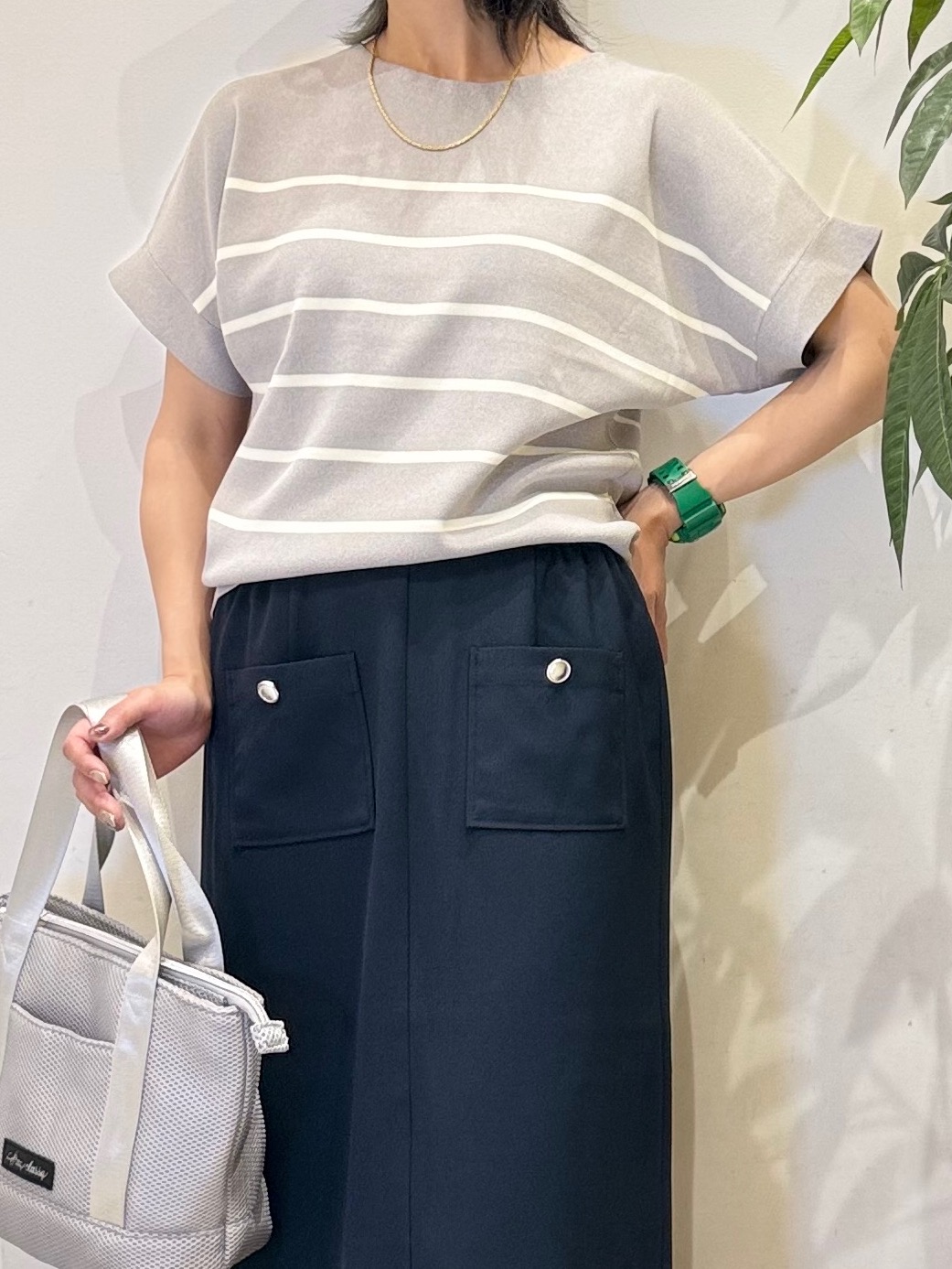 misakiさんの「SHOO･LA･RUE｜【毎日洗える/UV】二の腕隠れる さらっとドルマン半袖ニット」を使ったコーディネート