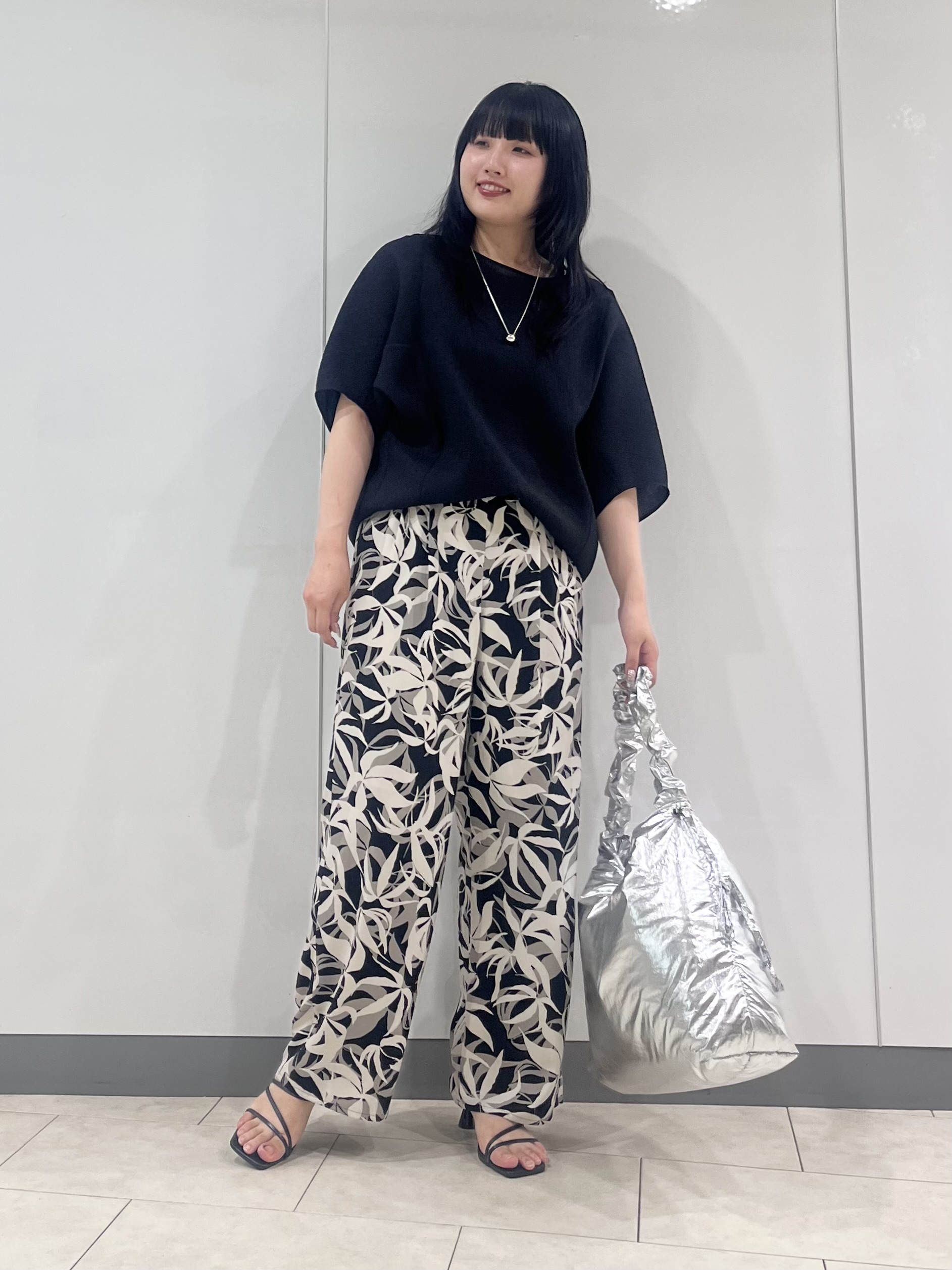 hasuさんの「INDIVI｜【華奢見え】ジャカード ドルマントップス」を使ったコーディネート