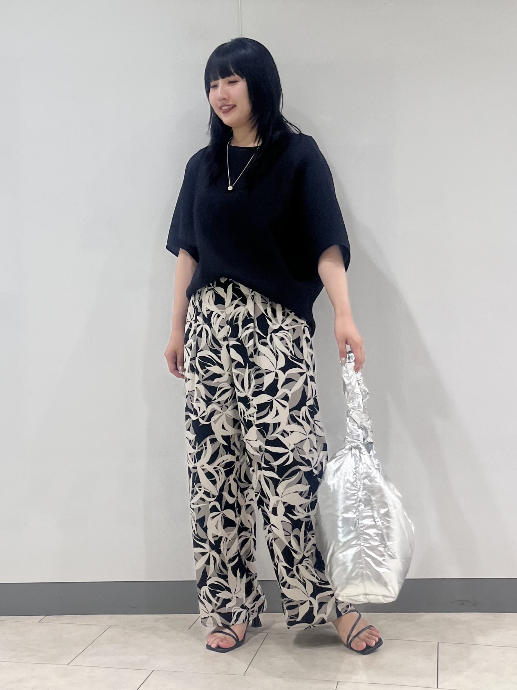 hasuさんの「INDIVI｜【華奢見え】ジャカード ドルマントップス」を使ったコーディネート