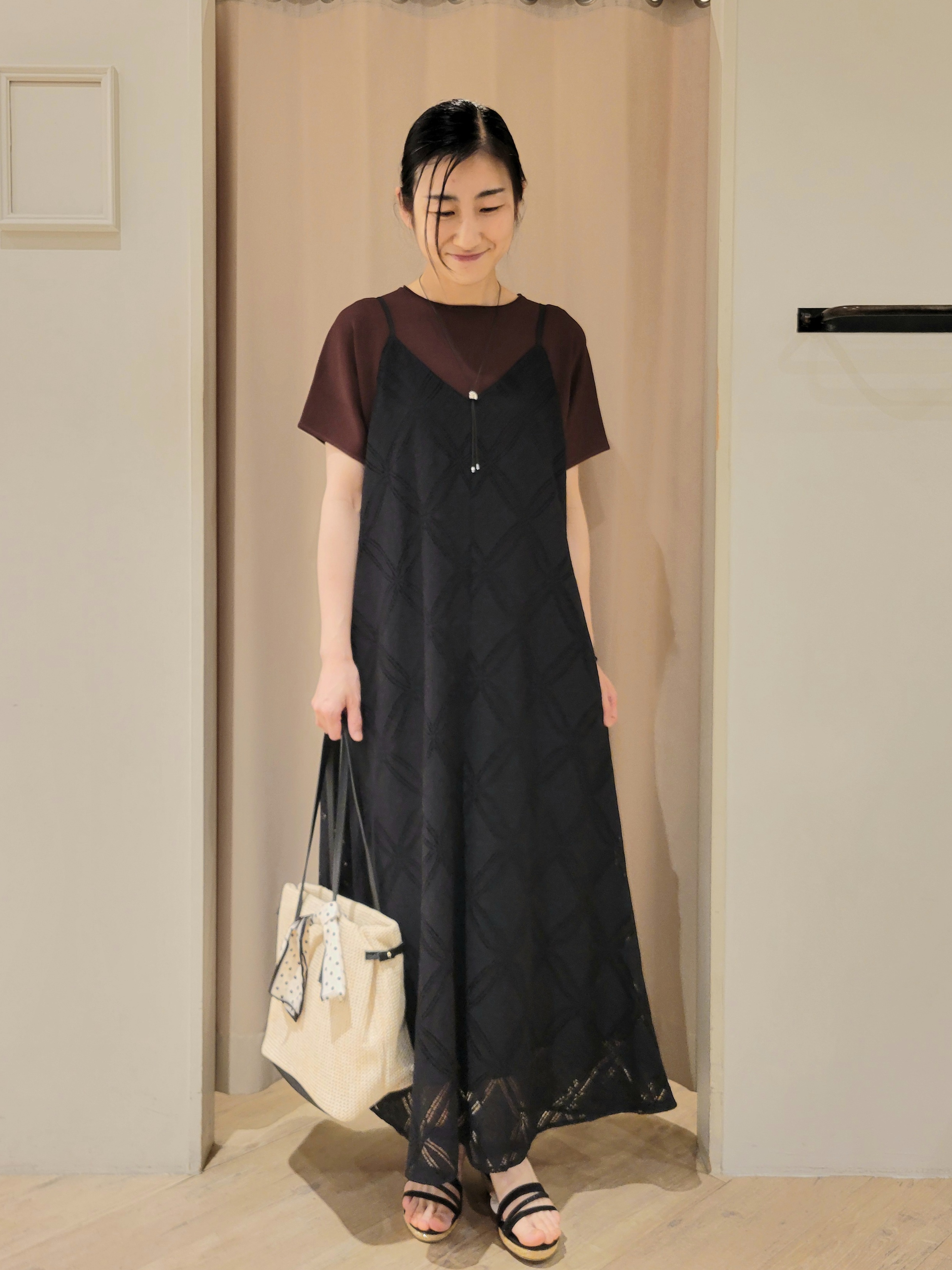 いそさんの「grove｜【シリーズ累計36万枚！名品ニット】やわらかドライタッチ ドルマンニット」を使ったコーディネート