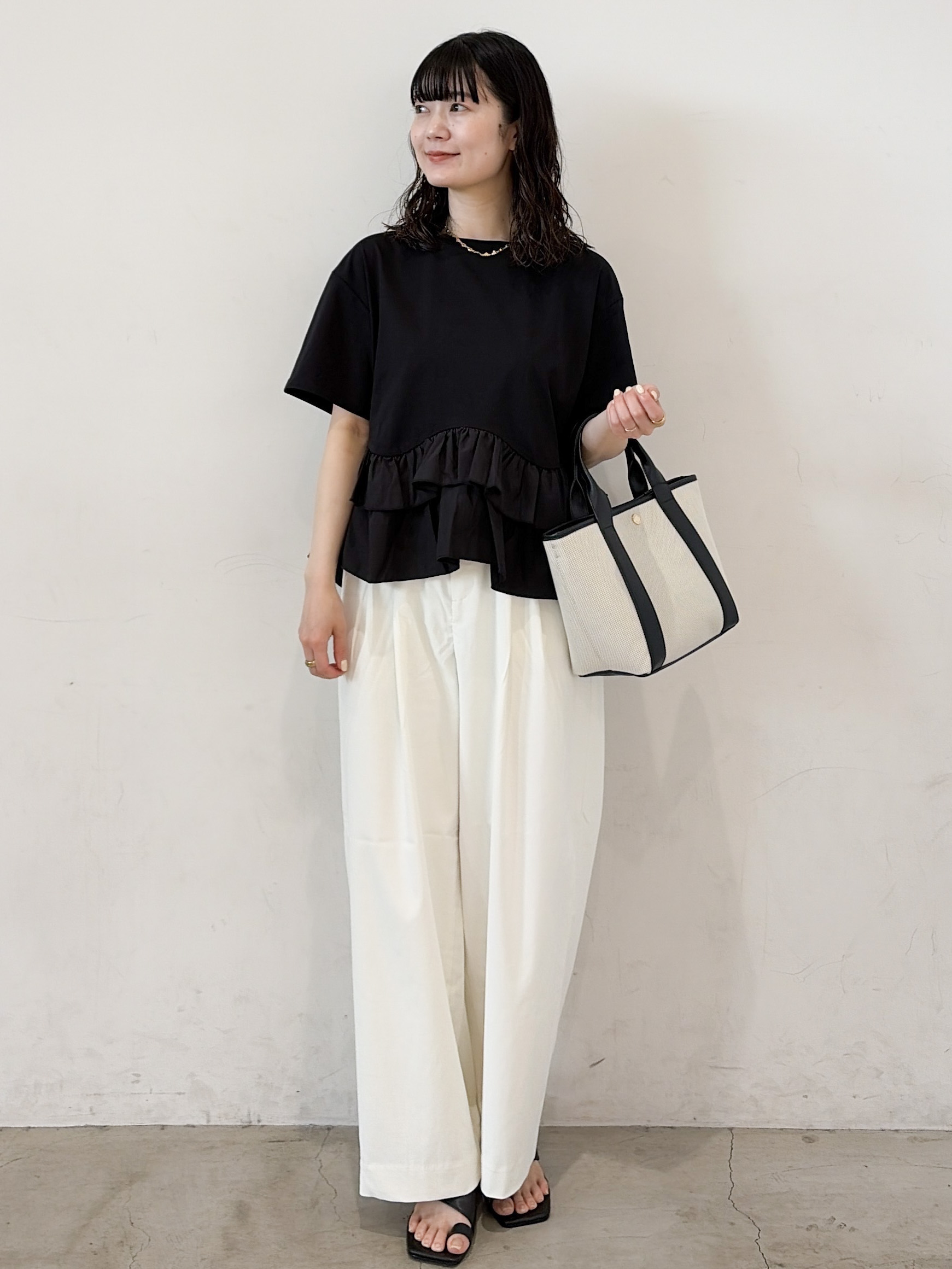 haruさんの「OPAQUE.CLIP｜裾フリルドッキングTシャツ【洗濯機OK】」を使ったコーディネート