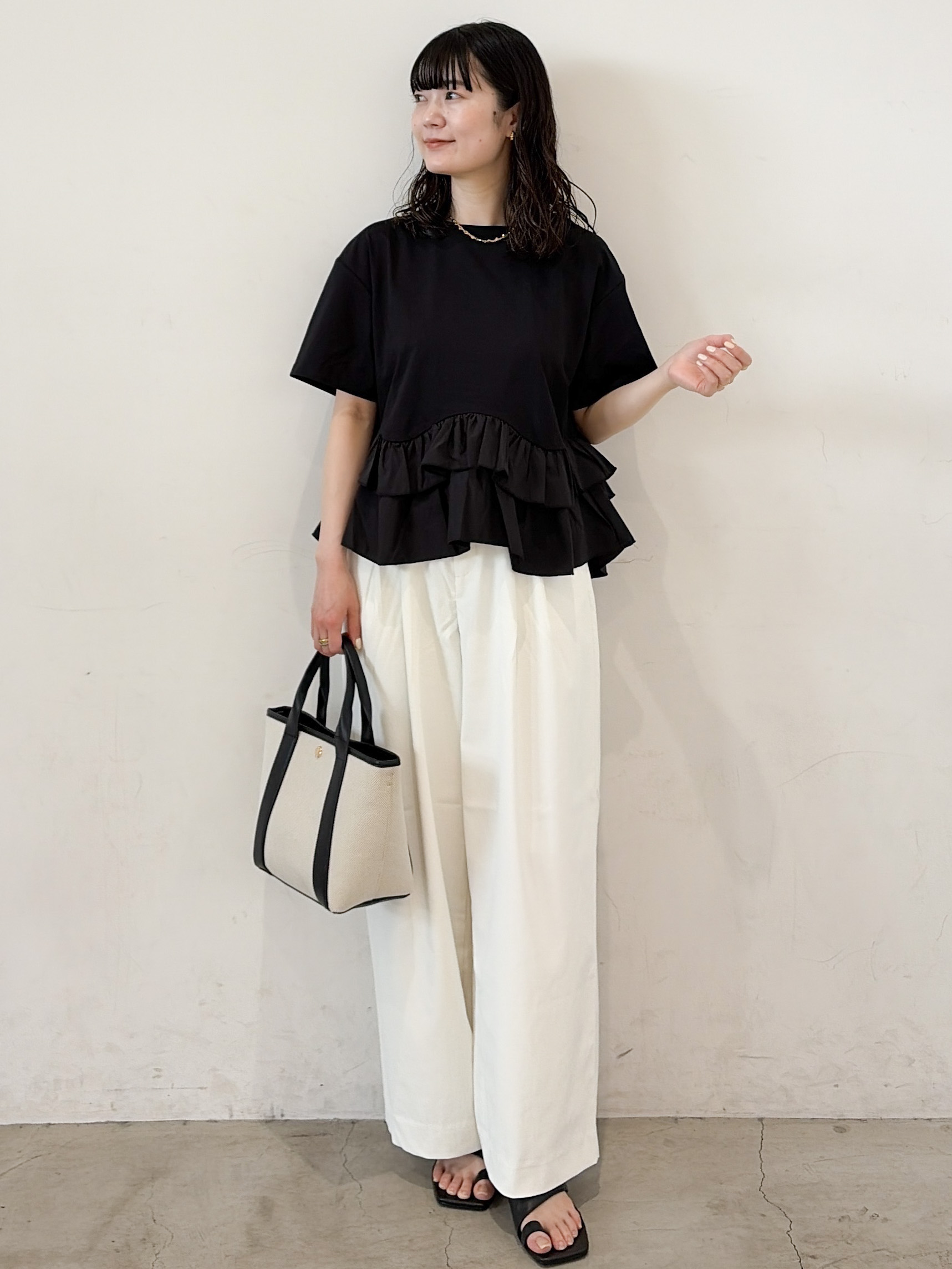 haruさんの「OPAQUE.CLIP｜裾フリルドッキングTシャツ【洗濯機OK】」を使ったコーディネート