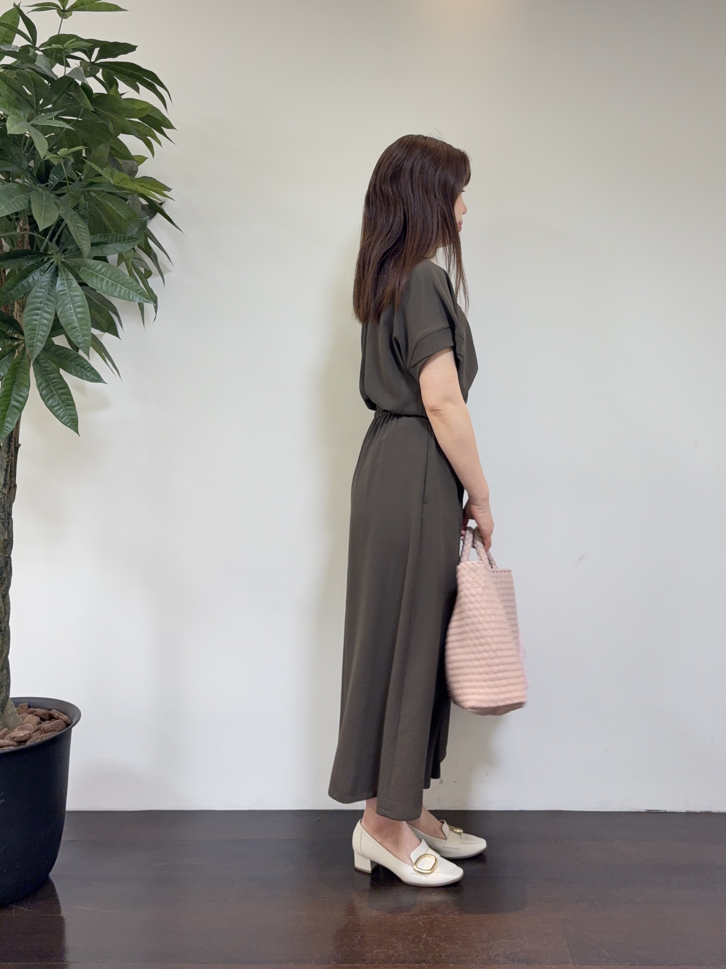 CHISATOさんの「UNTITLED｜【セットアップ可/UVカット/前後2WAY】リラクシーフレンチスリーブブラウス」を使ったコーディネート