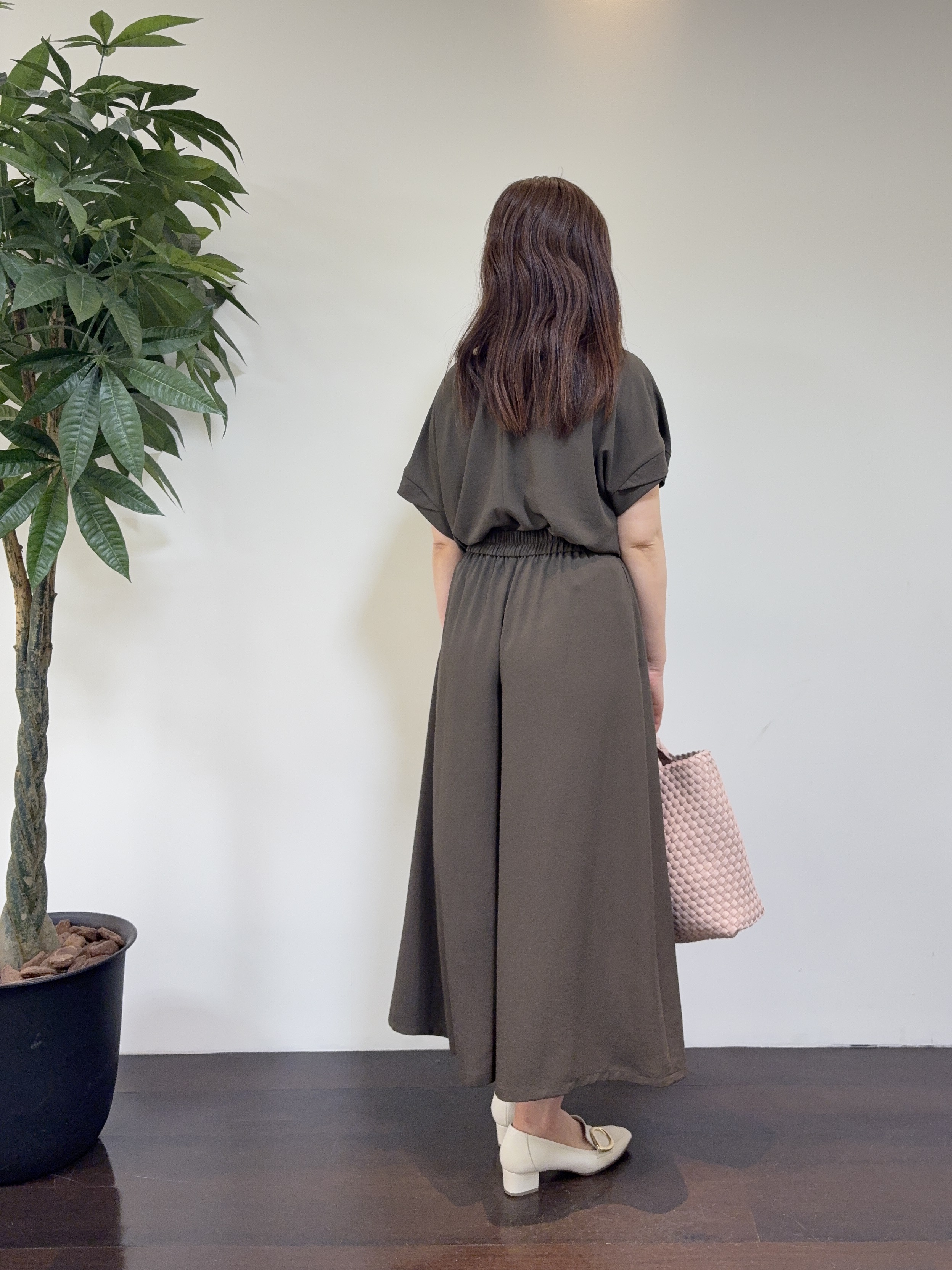 CHISATOさんの「UNTITLED｜【セットアップ可/UVカット/前後2WAY】リラクシーフレンチスリーブブラウス」を使ったコーディネート