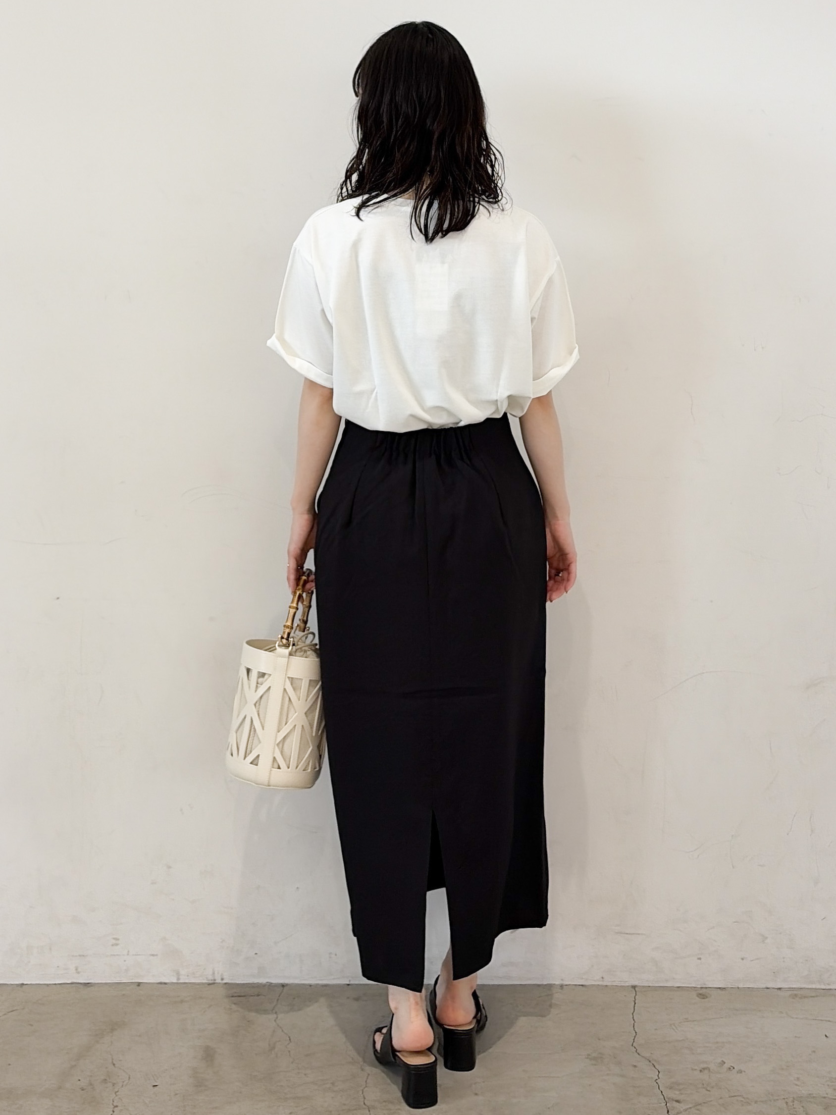 haruさんの「OPAQUE.CLIP｜ロゴプリントアソートTシャツ【洗濯機OK】」を使ったコーディネート