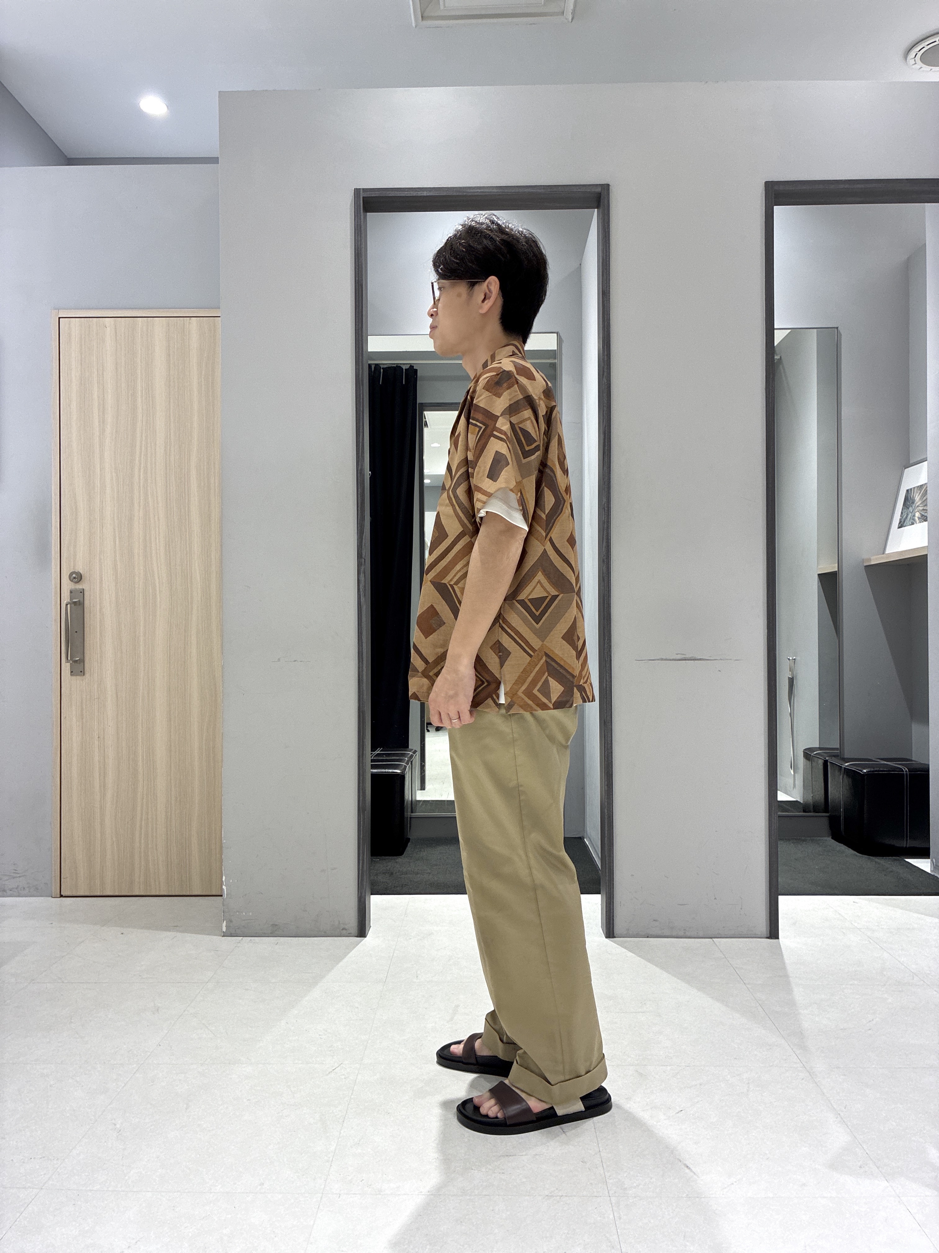 わいずみさんの「TAKEO KIKUCHI｜【吸汗速乾】タイル柄プリント 半袖シャツ」を使ったコーディネート