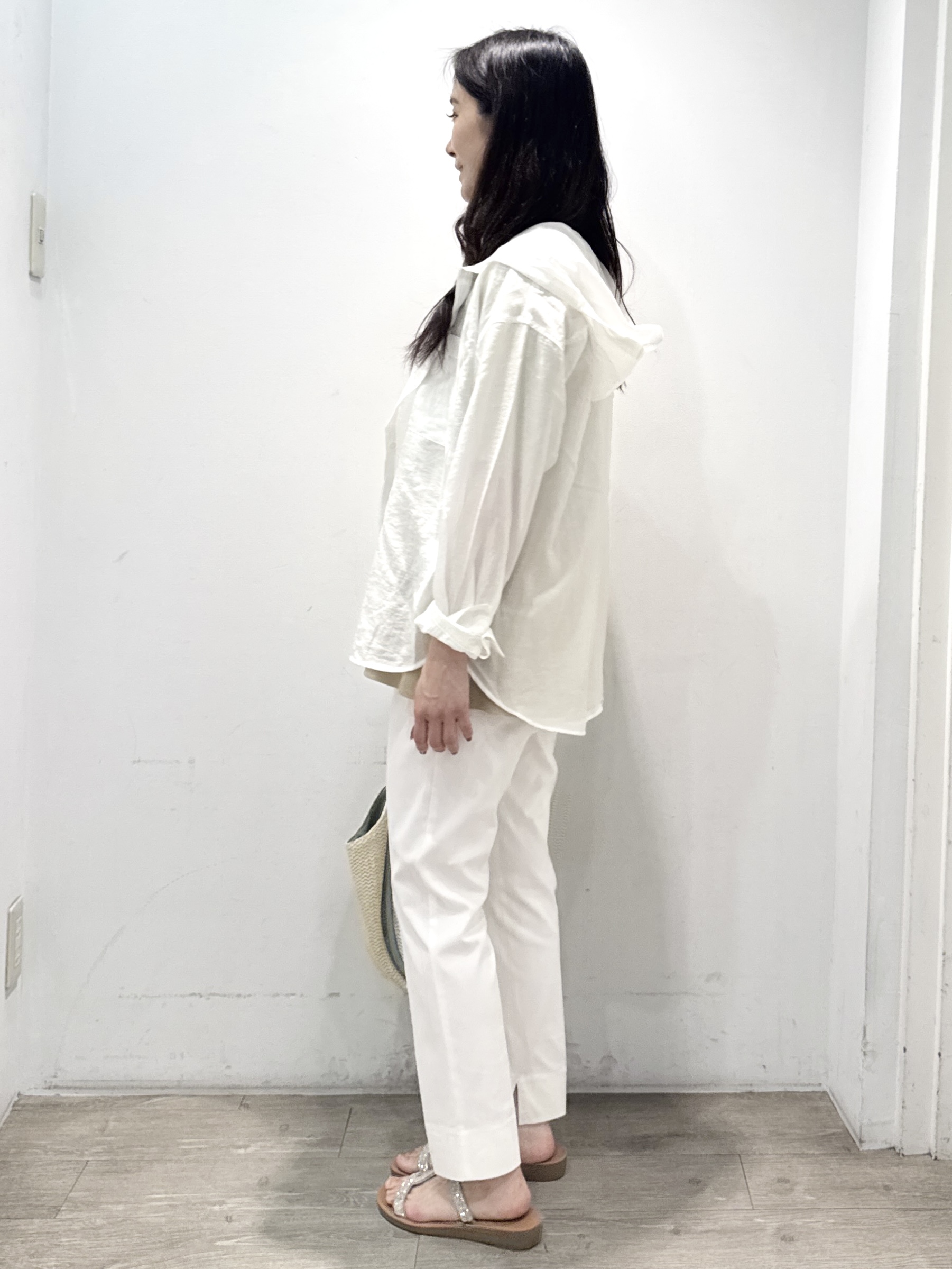 yuicciさんの「OPAQUE.CLIP｜【洗濯機OK】フード付きシアーシャツ」を使ったコーディネート