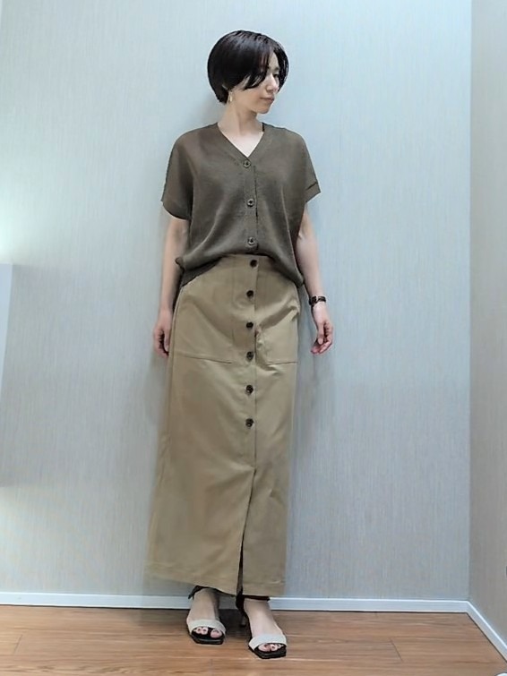 ミズタさんの「UNTITLED｜【洗える/清涼感】ドライタッチスリーブレスカーディガン」を使ったコーディネート