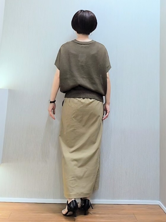 ミズタさんの「UNTITLED｜【洗える/清涼感】ドライタッチスリーブレスカーディガン」を使ったコーディネート