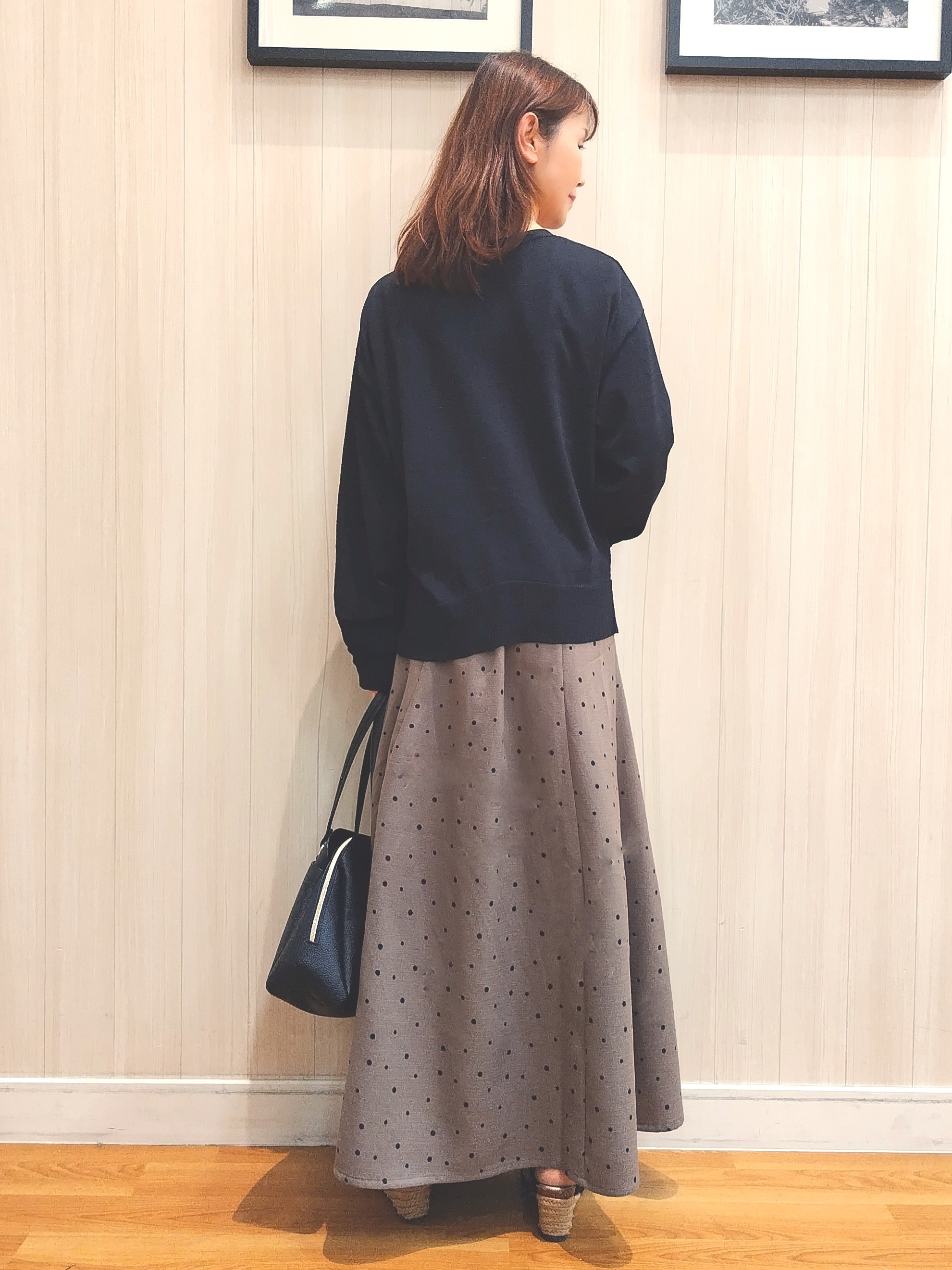 yseさんの「SHOO･LA･RUE｜【洗濯機可/UV】さらっとしたタッチが心地よい ショート丈 Vネックカーディガン」を使ったコーディネート