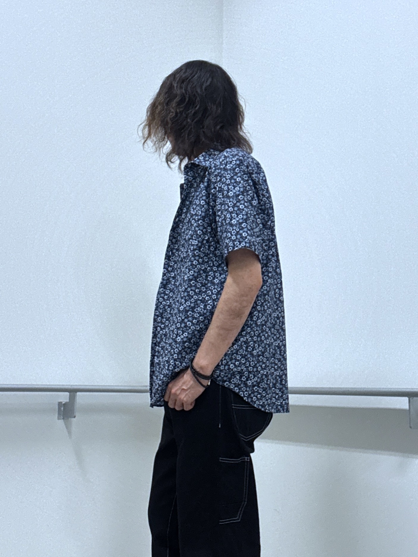 おーのさんの「TAKEO KIKUCHI｜リップル小花シャツ」を使ったコーディネート
